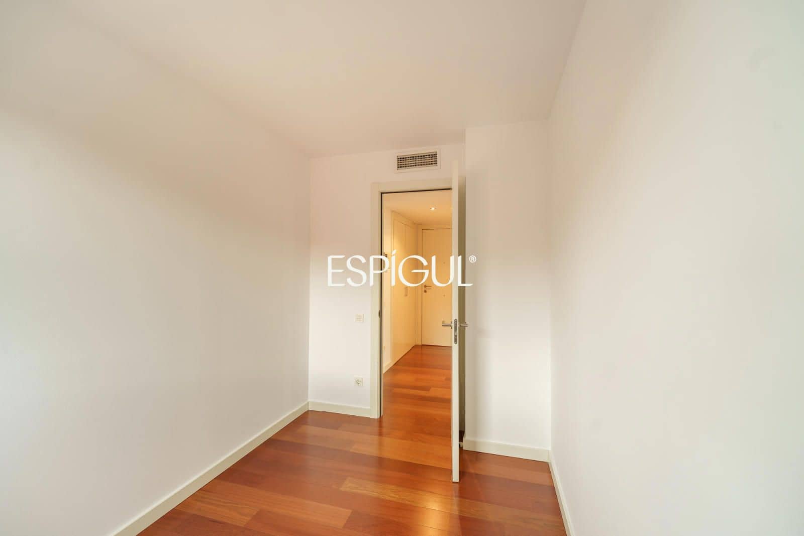2 soverom Leilighet til salgs i Sant Cugat del Valles med svømmebasseng garasje - € 640 000 (Ref: 10016139)