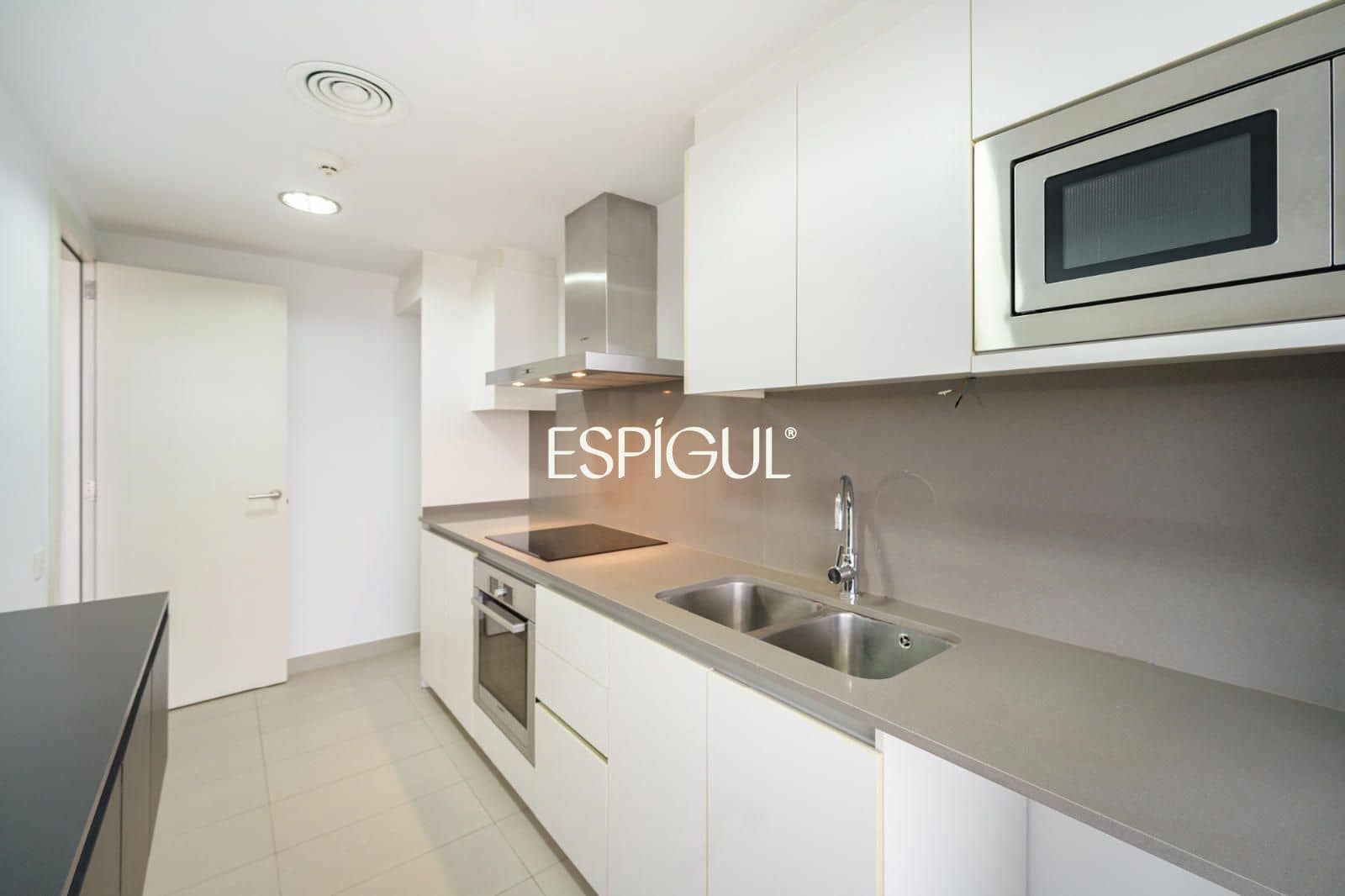 2 soverom Leilighet til salgs i Sant Cugat del Valles med svømmebasseng garasje - € 640 000 (Ref: 10016139)