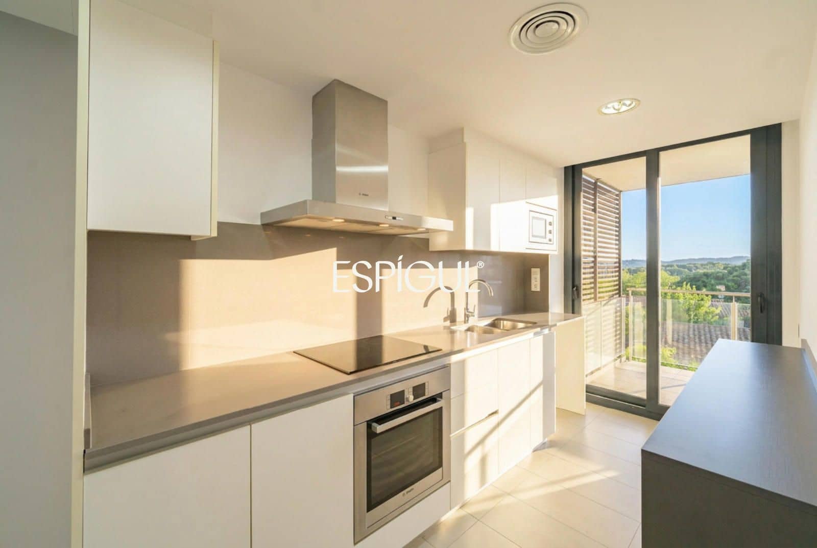 2 soverom Leilighet til salgs i Sant Cugat del Valles med svømmebasseng garasje - € 640 000 (Ref: 10016139)