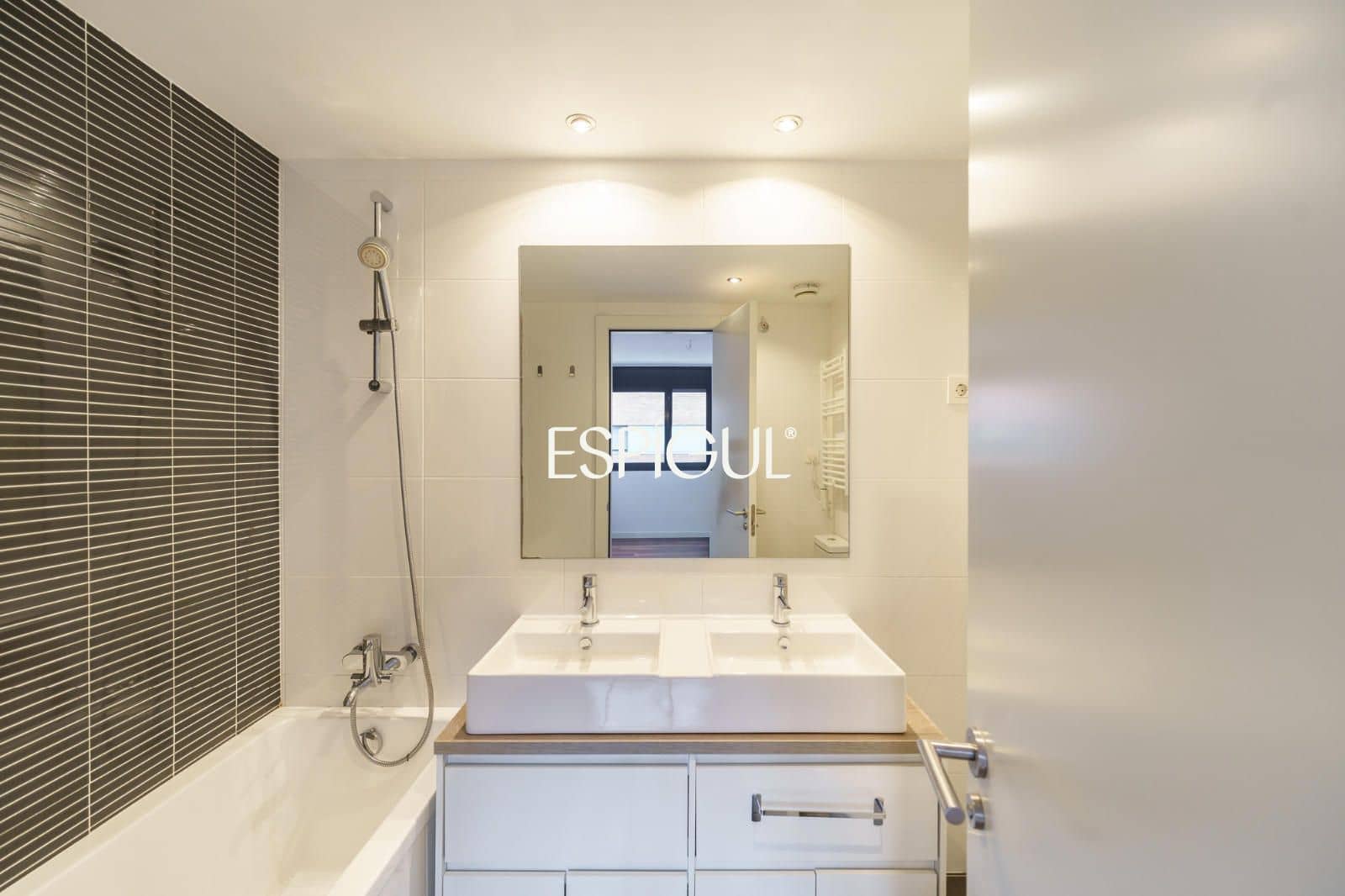 2 soverom Leilighet til salgs i Sant Cugat del Valles med svømmebasseng garasje - € 640 000 (Ref: 10016139)