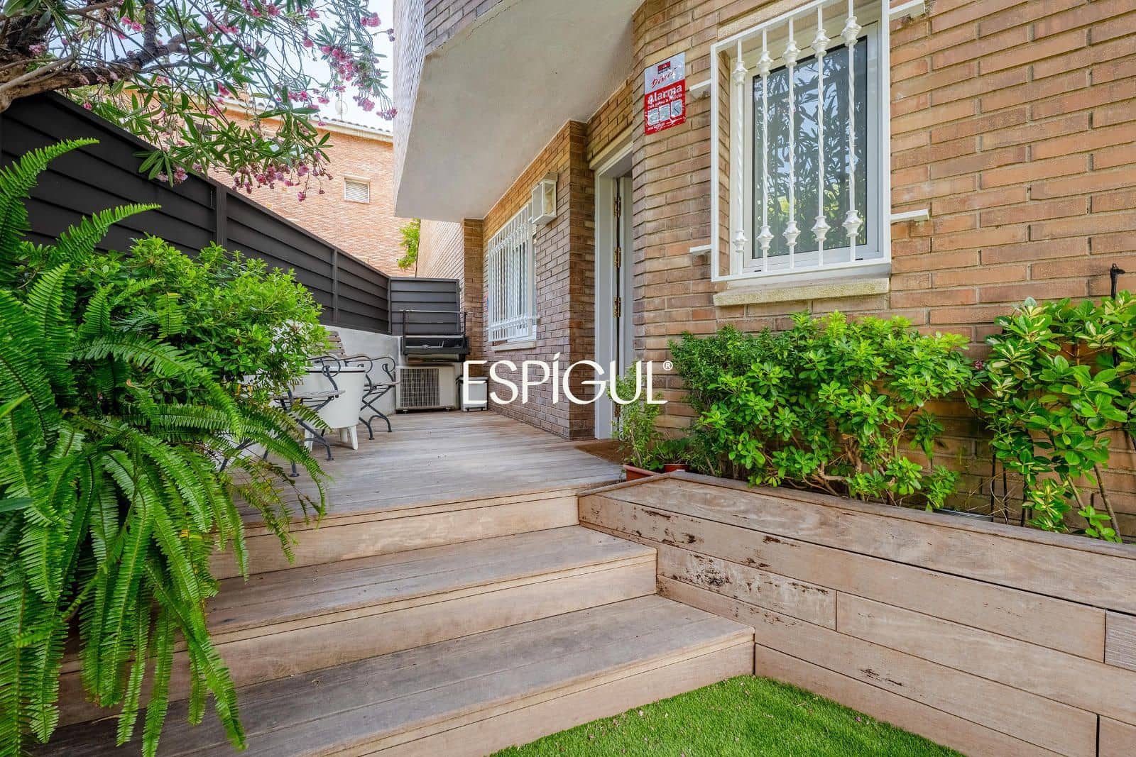 4 bedroom Townhouse for sale in Sant Cugat del Valles with pool garage - € 895,000 (Ref: 10016140)