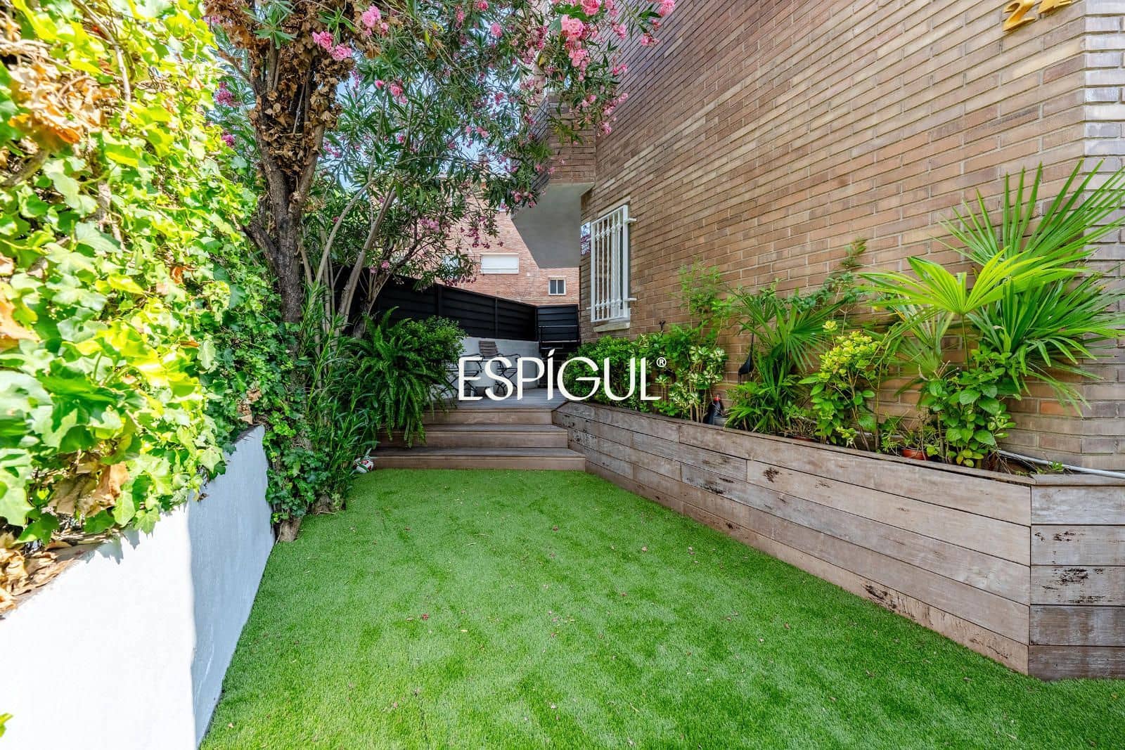 4 bedroom Townhouse for sale in Sant Cugat del Valles with pool garage - € 895,000 (Ref: 10016140)