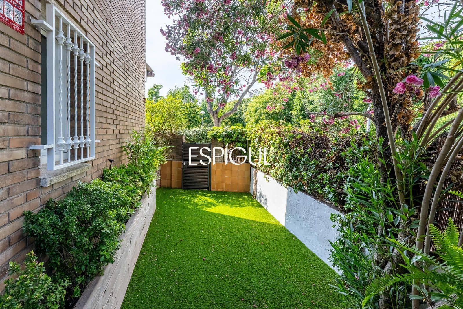 4 bedroom Townhouse for sale in Sant Cugat del Valles with pool garage - € 895,000 (Ref: 10016140)
