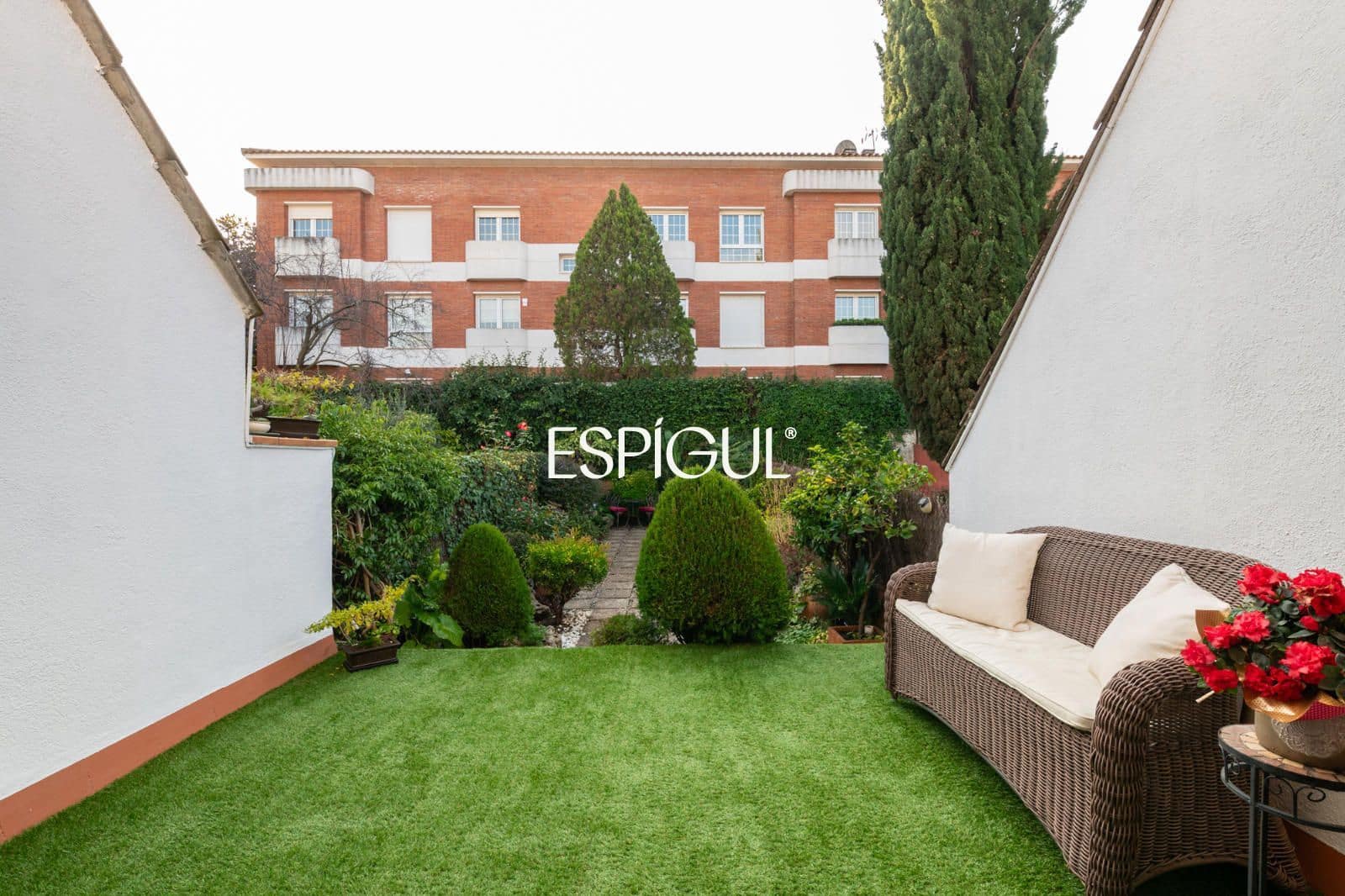 4 bedroom Townhouse for sale in Sant Cugat del Valles with pool garage - € 959,000 (Ref: 10016141)