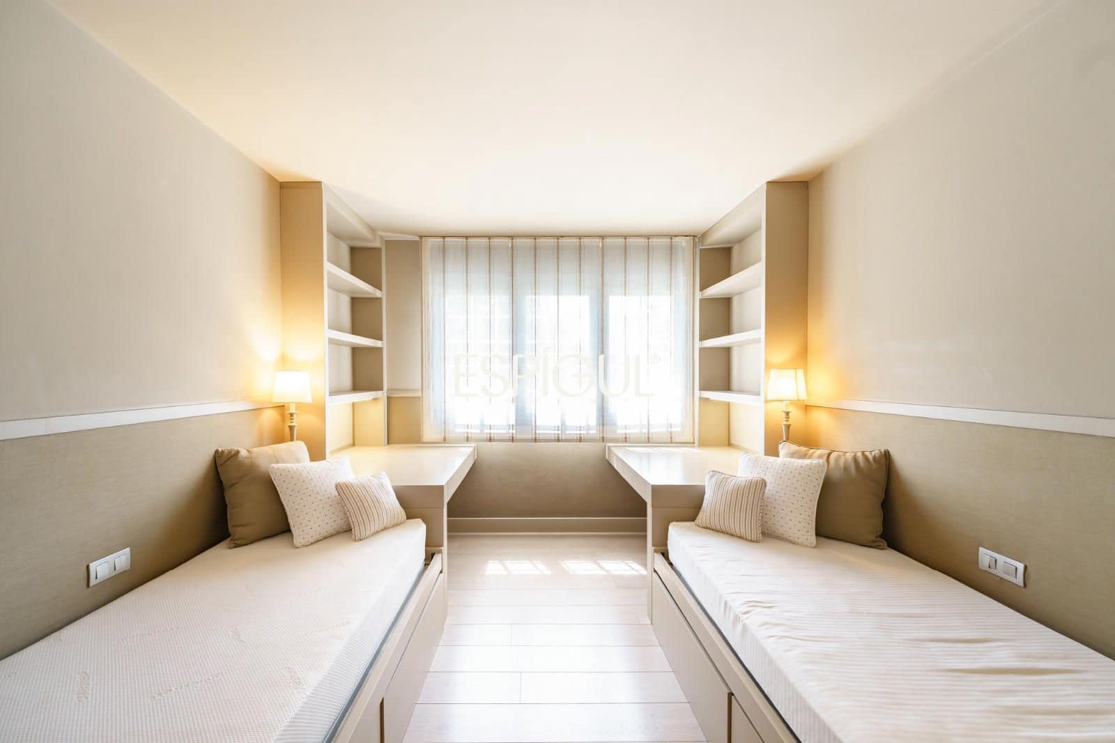 3 sypialnia Mieszkanie na sprzedaż w Sant Cugat del Valles z basenem garażem - 899 000 € (Ref: 10016142)