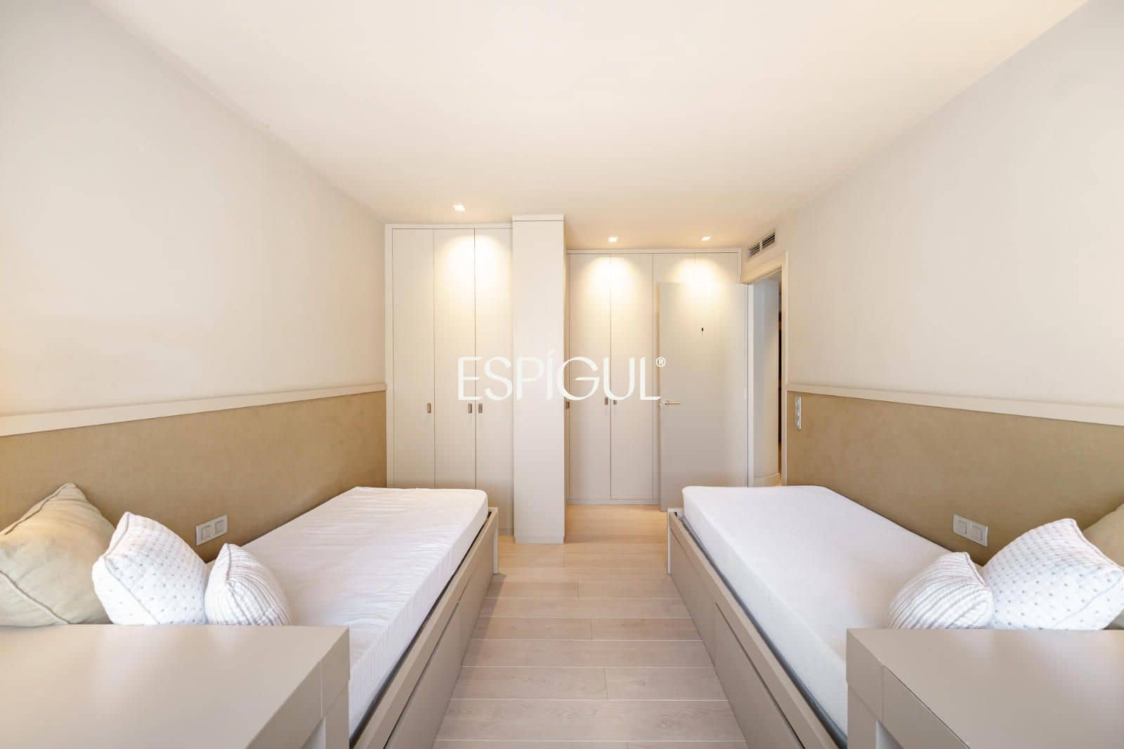 3 sypialnia Mieszkanie na sprzedaż w Sant Cugat del Valles z basenem garażem - 899 000 € (Ref: 10016142)