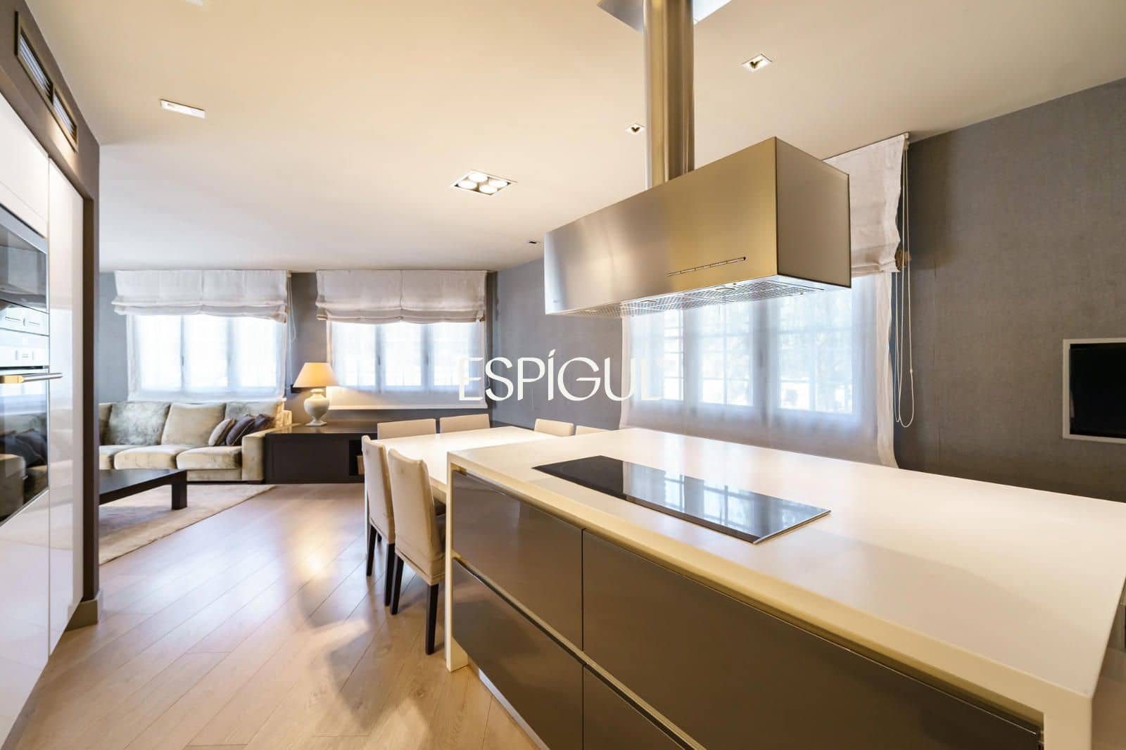 3 sypialnia Mieszkanie na sprzedaż w Sant Cugat del Valles z basenem garażem - 899 000 € (Ref: 10016142)