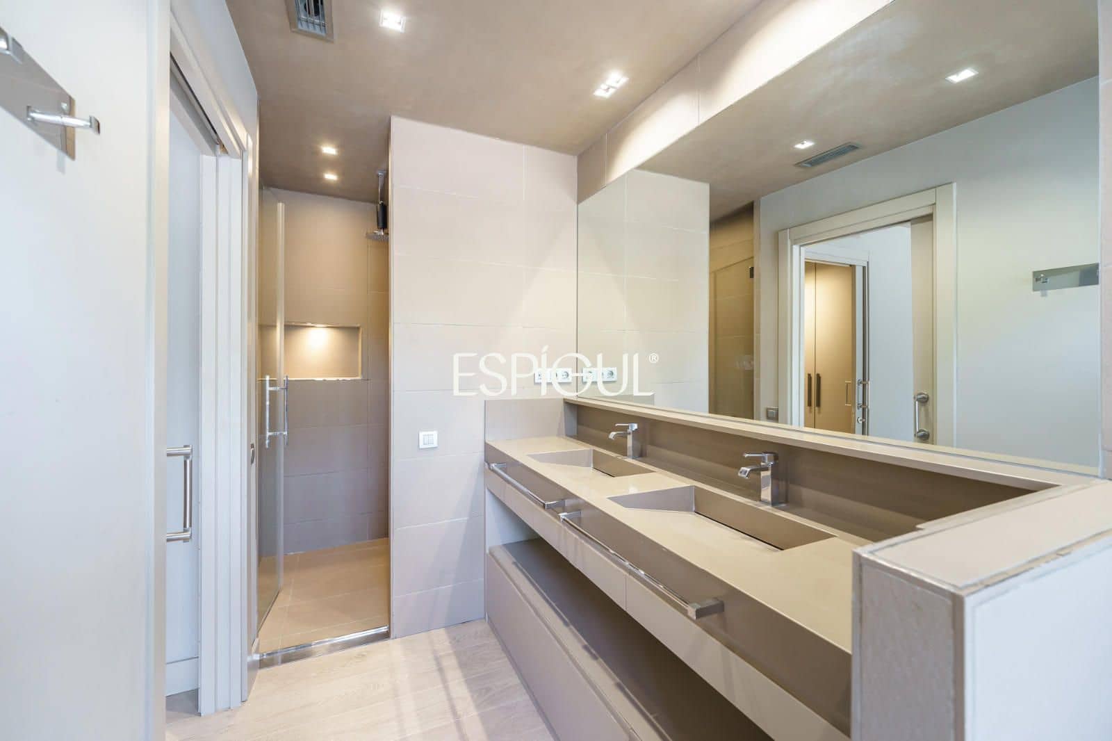 3 sypialnia Mieszkanie na sprzedaż w Sant Cugat del Valles z basenem garażem - 899 000 € (Ref: 10016142)