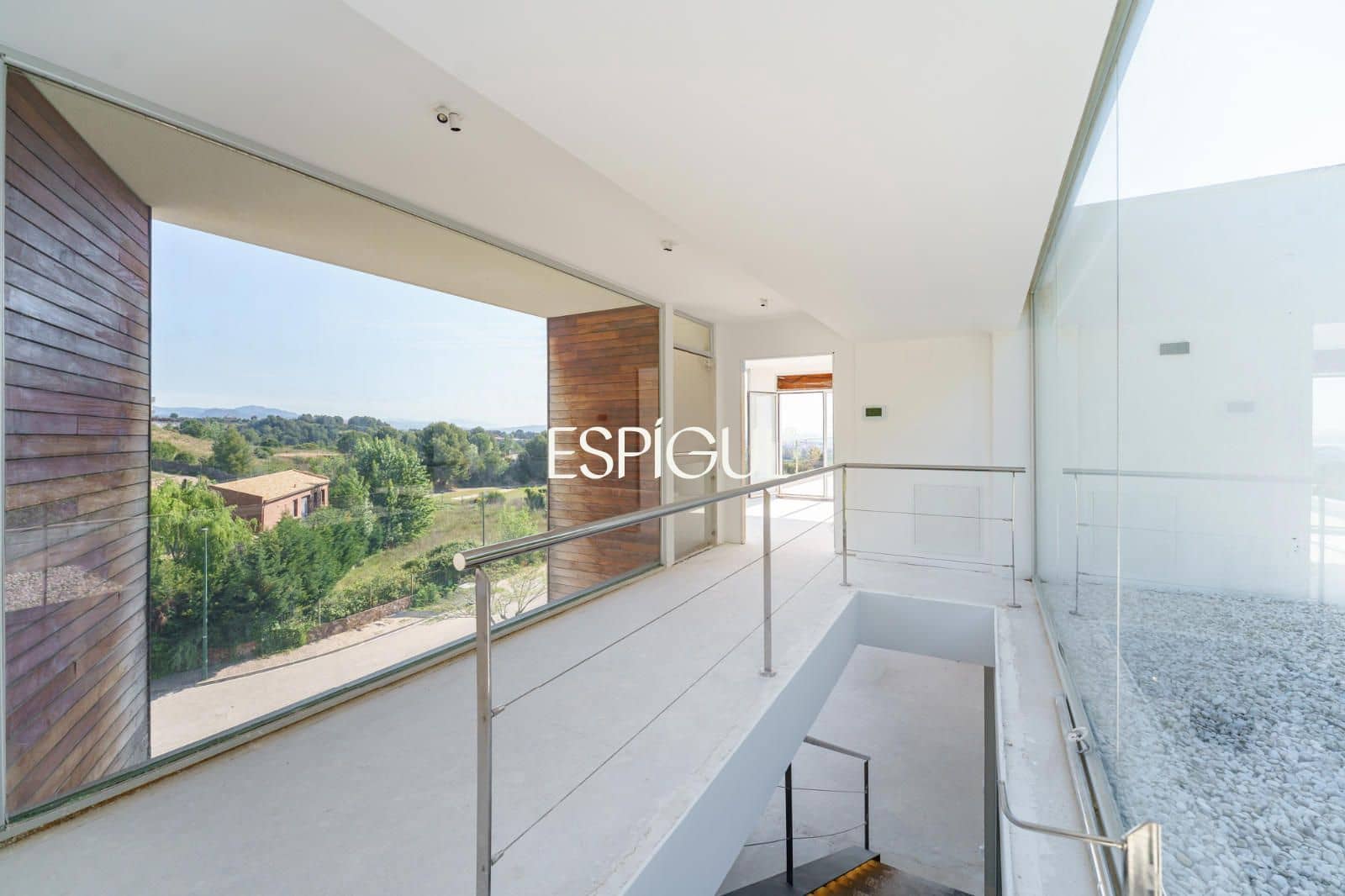 4 bedroom Villa for sale in Sant Esteve Sesrovires with pool garage - € 795,000 (Ref: 10016143)