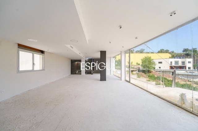 4 camera da letto Villa in vendita in Sant Esteve Sesrovires con piscina garage - 795.000 € (Rif: 10016143)