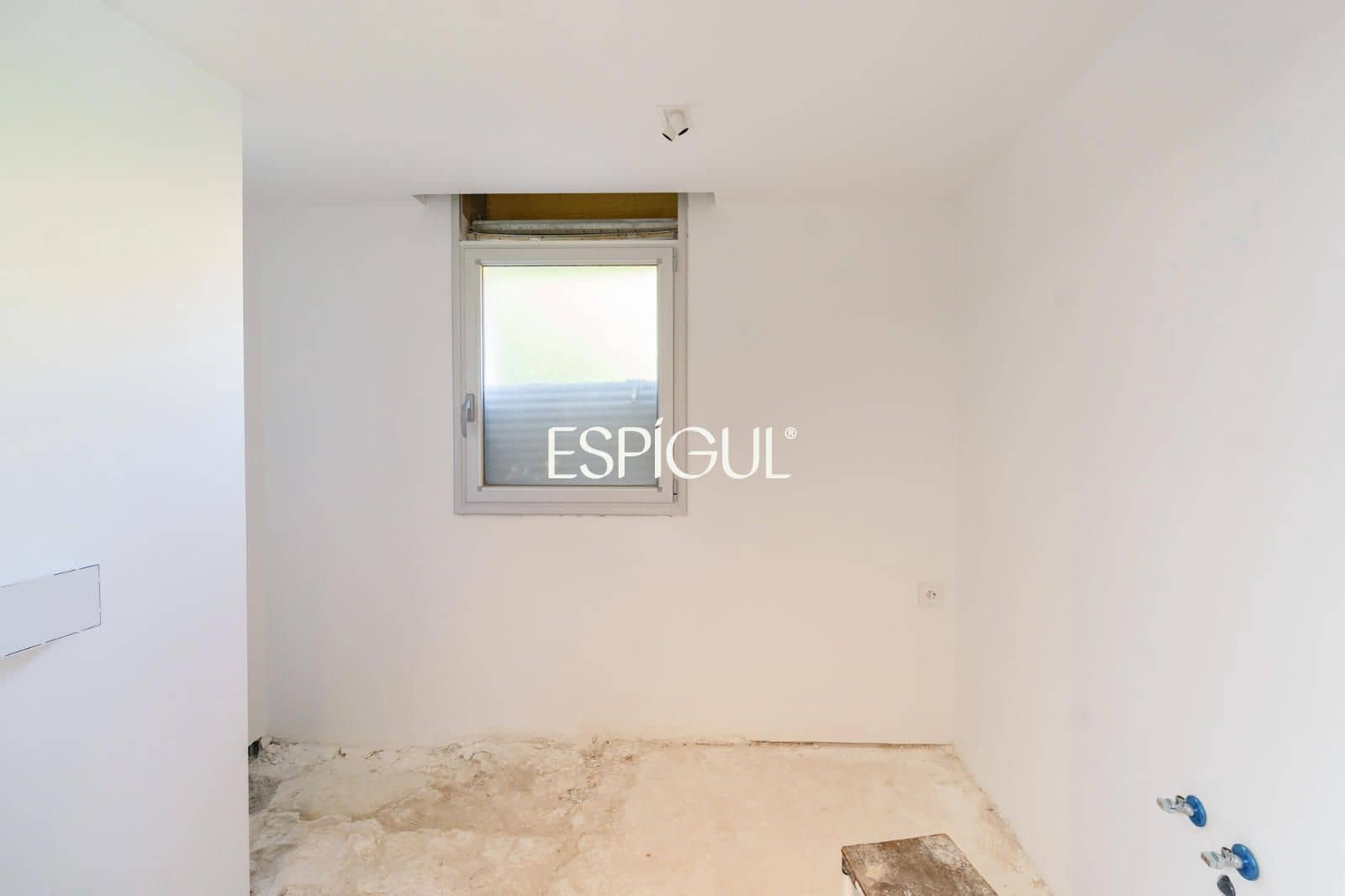 4 bedroom Villa for sale in Sant Esteve Sesrovires with pool garage - € 795,000 (Ref: 10016143)