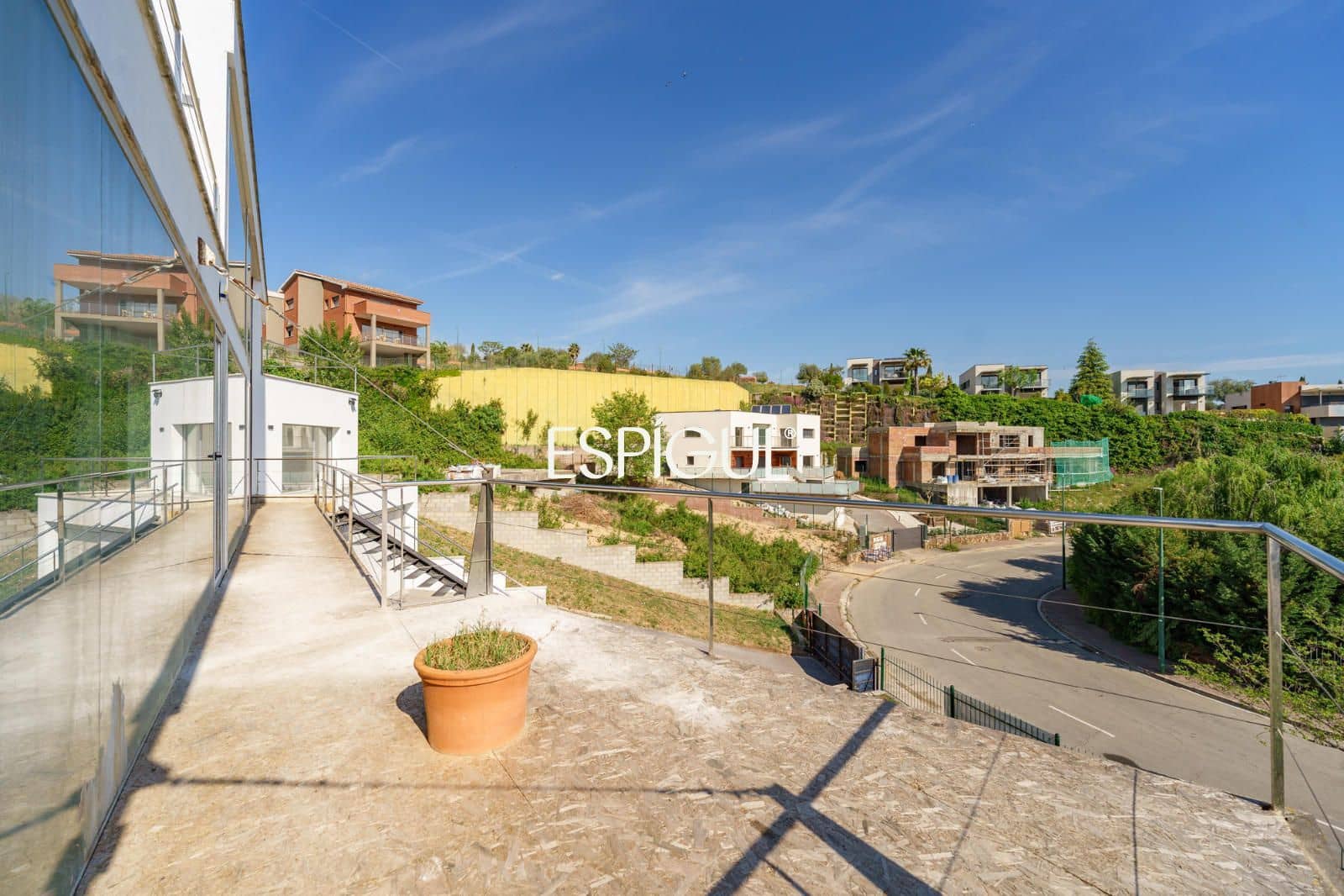 4 bedroom Villa for sale in Sant Esteve Sesrovires with pool garage - € 795,000 (Ref: 10016143)