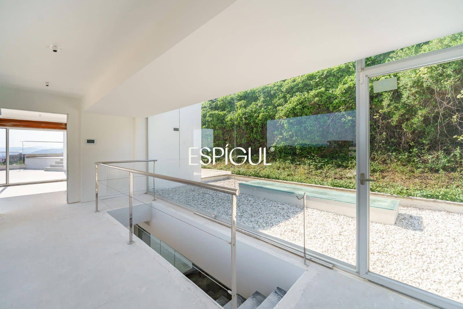 4 bedroom Villa for sale in Sant Esteve Sesrovires with pool garage - € 795,000 (Ref: 10016143)