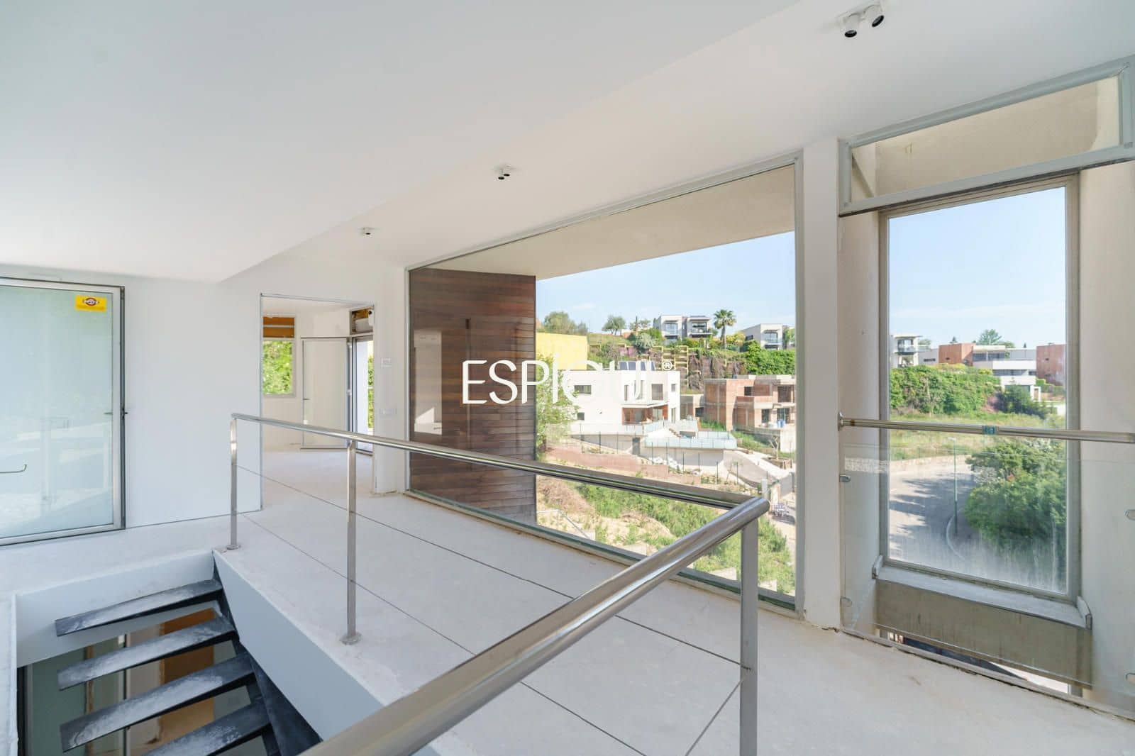 4 bedroom Villa for sale in Sant Esteve Sesrovires with pool garage - € 795,000 (Ref: 10016143)