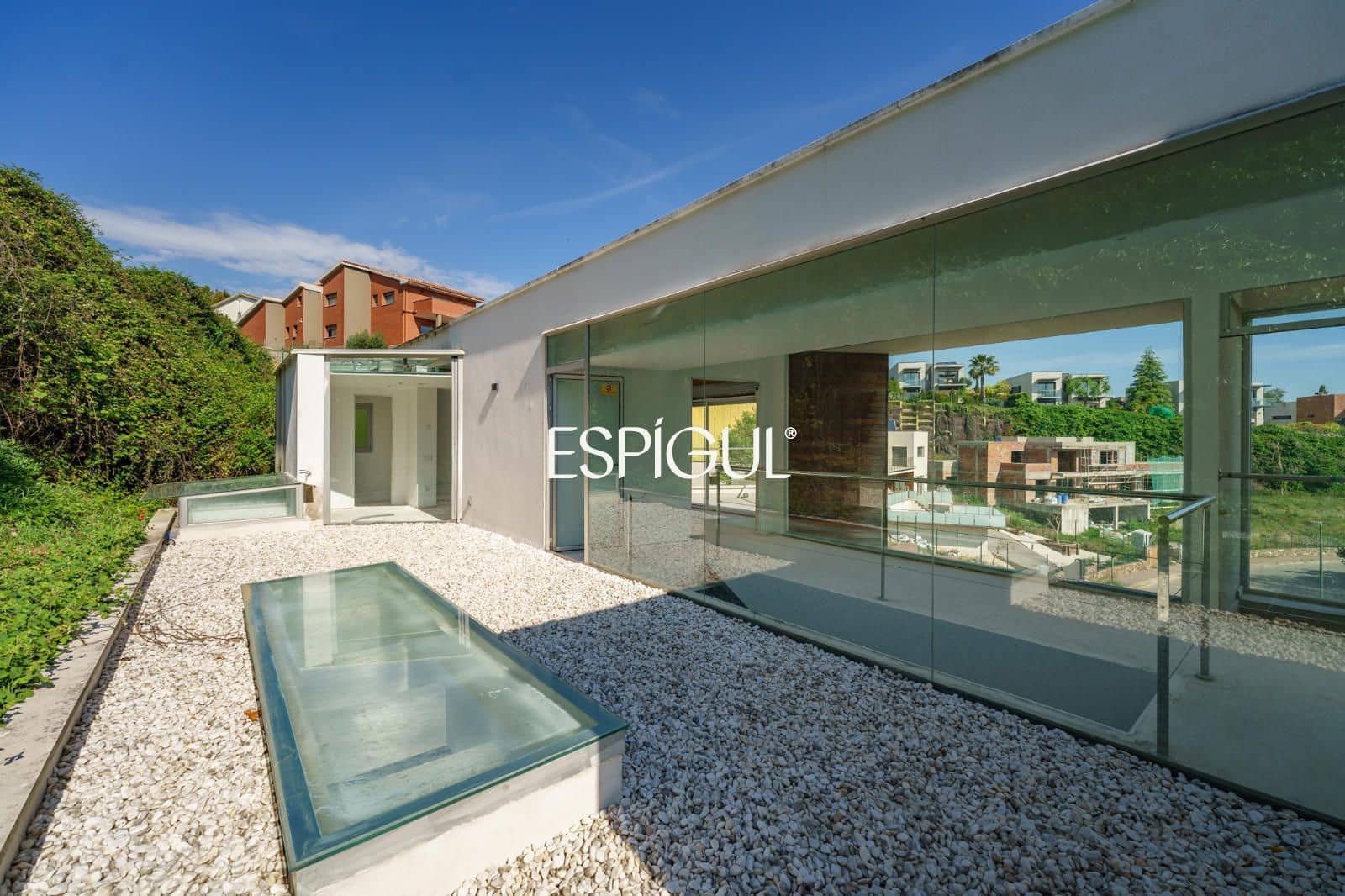 4 bedroom Villa for sale in Sant Esteve Sesrovires with pool garage - € 795,000 (Ref: 10016143)