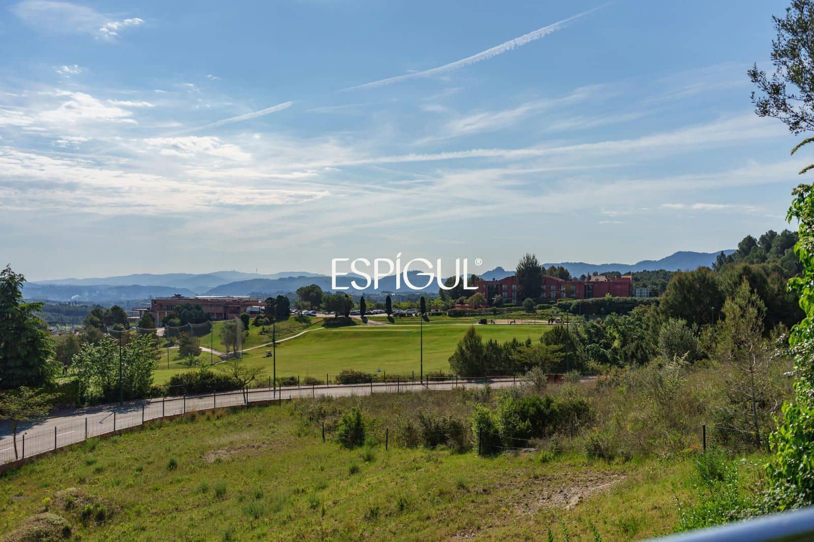 4 bedroom Villa for sale in Sant Esteve Sesrovires with pool garage - € 795,000 (Ref: 10016143)