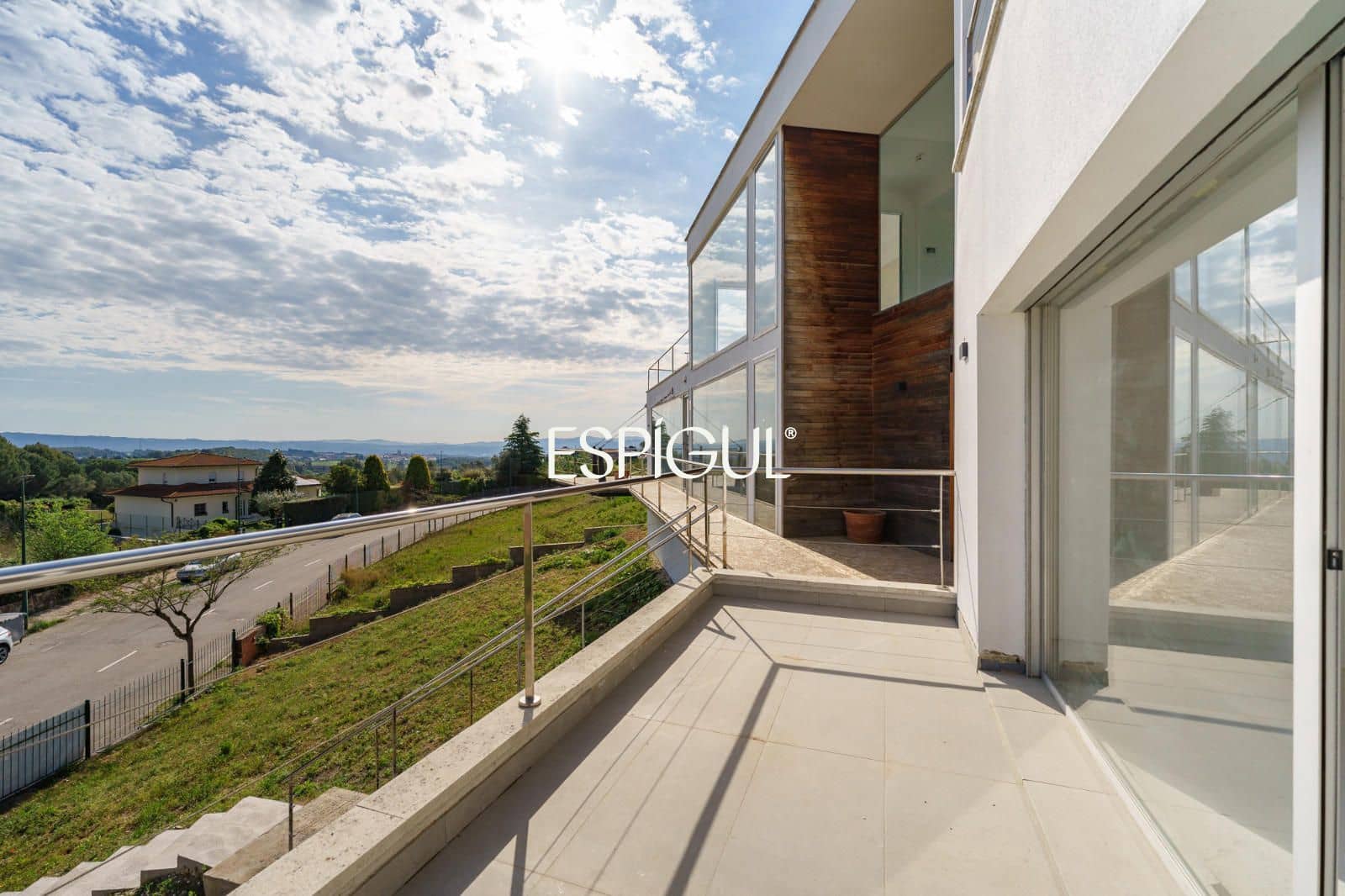 4 bedroom Villa for sale in Sant Esteve Sesrovires with pool garage - € 795,000 (Ref: 10016143)