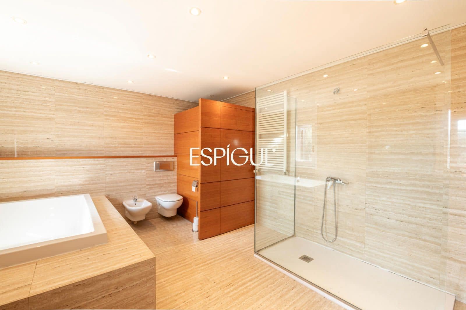 6 Zimmer Villa zu verkaufen in Sant Cugat del Valles mit Pool - 2.200.000 € (Ref: 10016144)