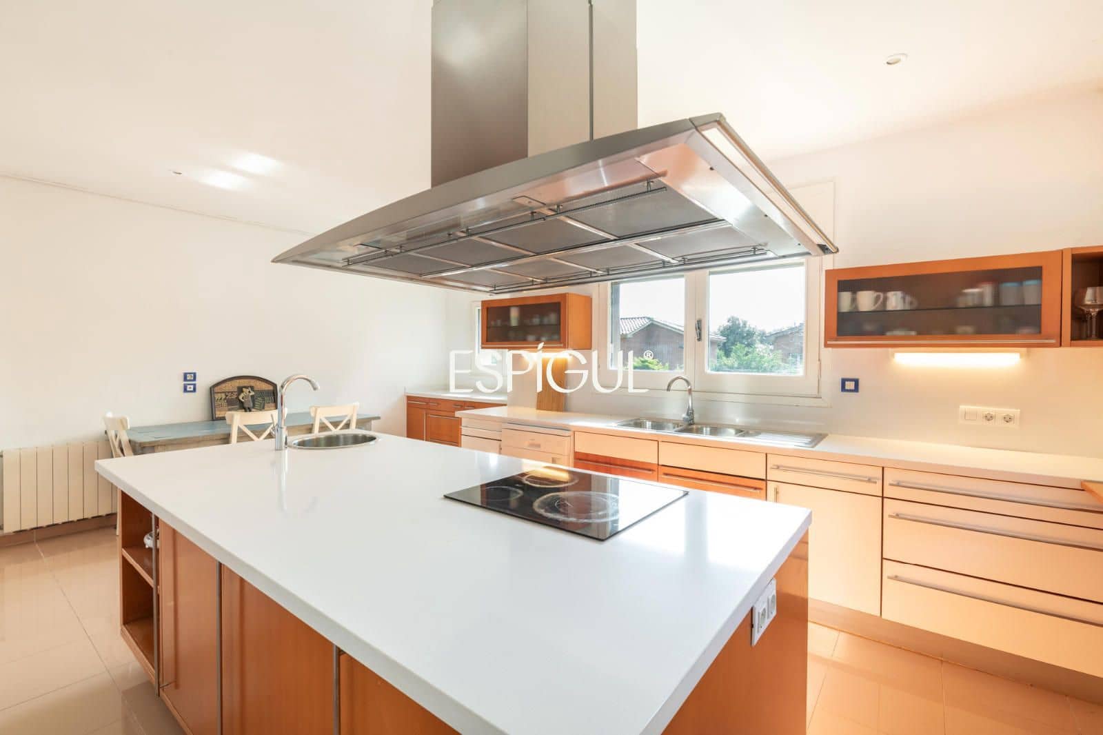 6 Zimmer Villa zu verkaufen in Sant Cugat del Valles mit Pool - 2.200.000 € (Ref: 10016144)