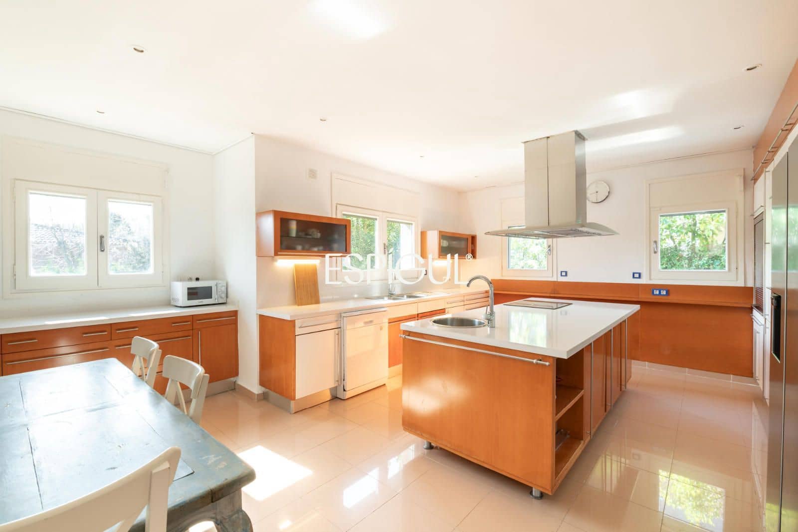 6 Zimmer Villa zu verkaufen in Sant Cugat del Valles mit Pool - 2.200.000 € (Ref: 10016144)