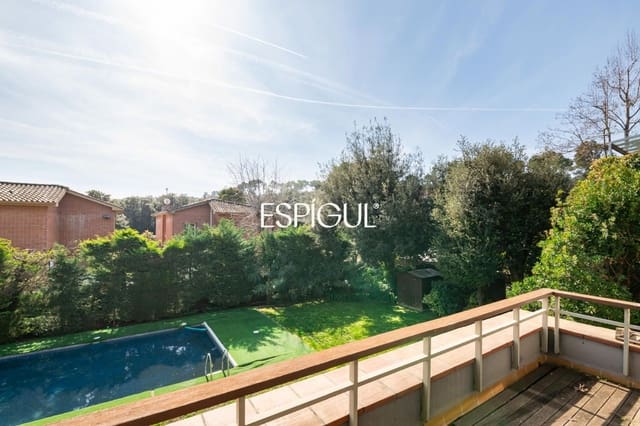 Chalet de 6 habitaciones en Sant Cugat del Vallès en venta con piscina - 2.200.000 € (Ref: 10016144)