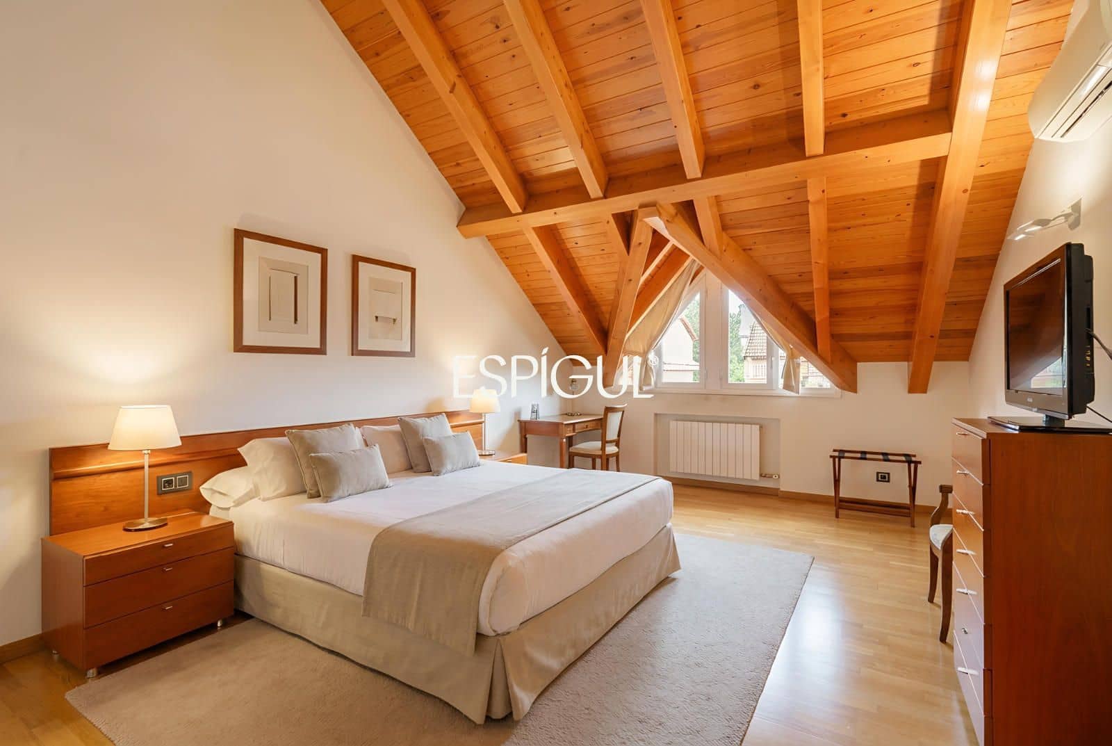 Chalet de 5 habitaciones en Sant Cugat del Vallès en venta con piscina garaje - 1.245.000 € (Ref: 10016145)