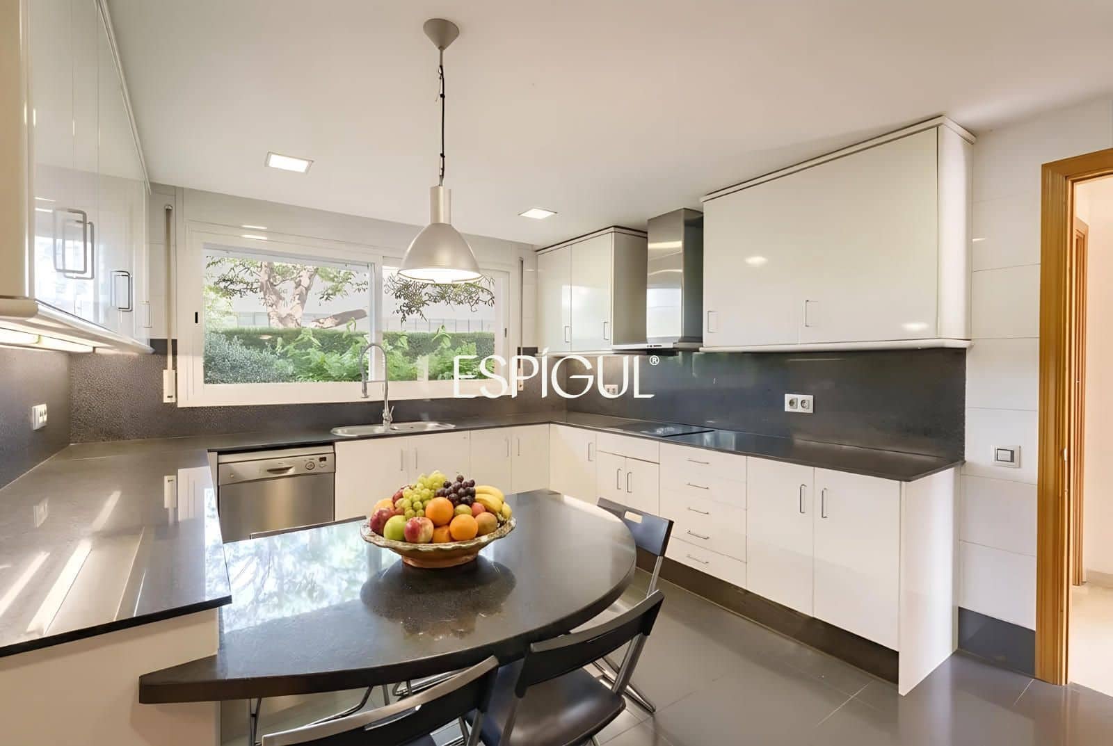 Chalet de 5 habitaciones en Sant Cugat del Vallès en venta con piscina garaje - 1.245.000 € (Ref: 10016145)