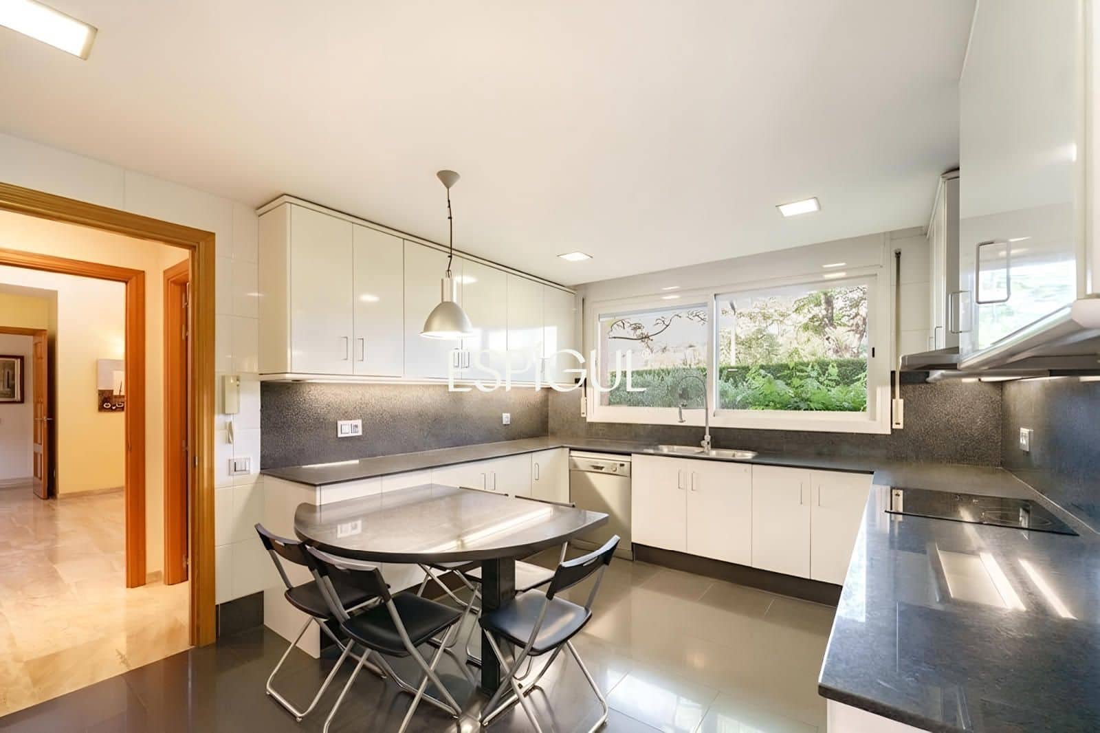 Chalet de 5 habitaciones en Sant Cugat del Vallès en venta con piscina garaje - 1.245.000 € (Ref: 10016145)