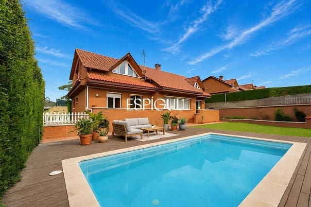Chalet de 5 habitaciones en Sant Cugat del Vallès en venta con piscina garaje - 1.245.000 € (Ref: 10016145)