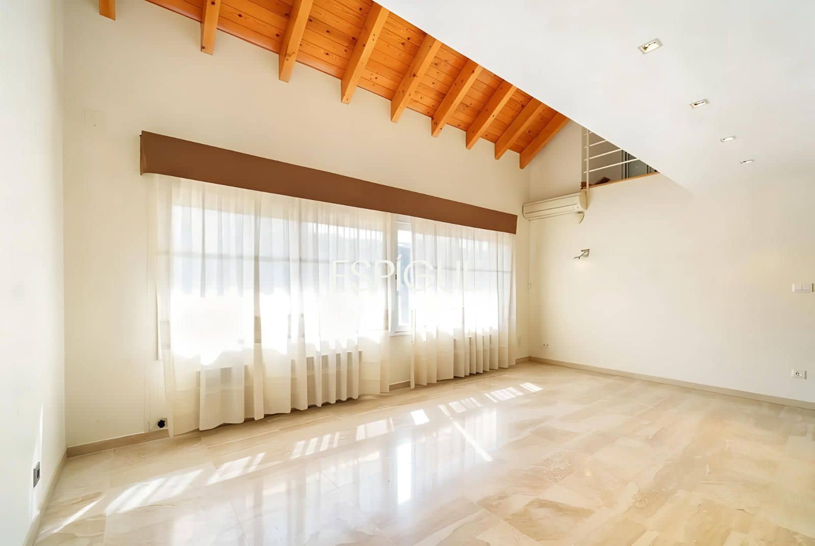 Chalet de 5 habitaciones en Sant Cugat del Vallès en venta con piscina garaje - 1.245.000 € (Ref: 10016145)