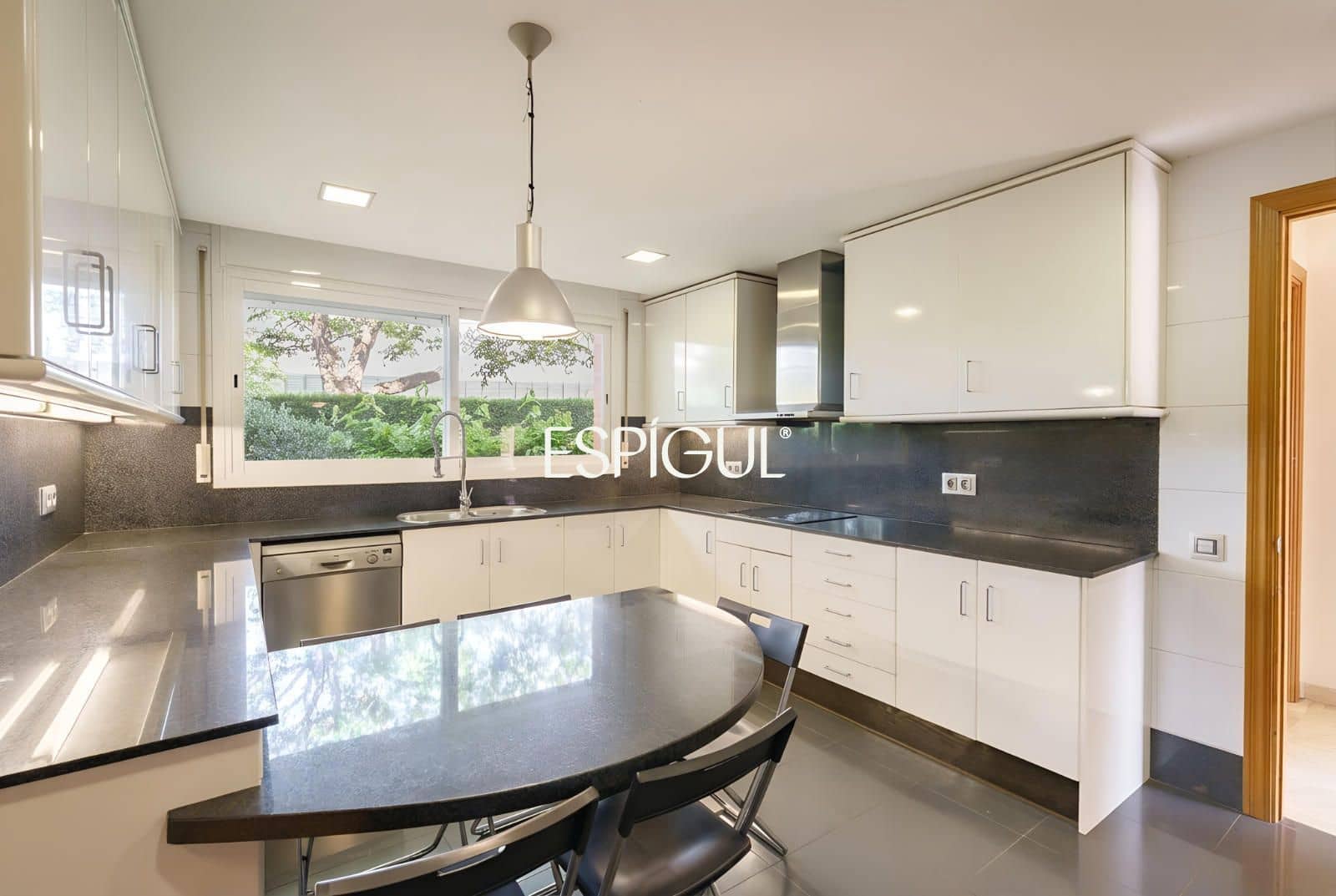 Chalet de 5 habitaciones en Sant Cugat del Vallès en venta con piscina garaje - 1.245.000 € (Ref: 10016145)