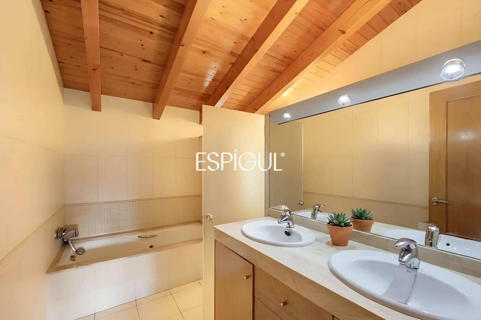 Chalet de 5 habitaciones en Sant Cugat del Vallès en venta con piscina garaje - 1.245.000 € (Ref: 10016145)