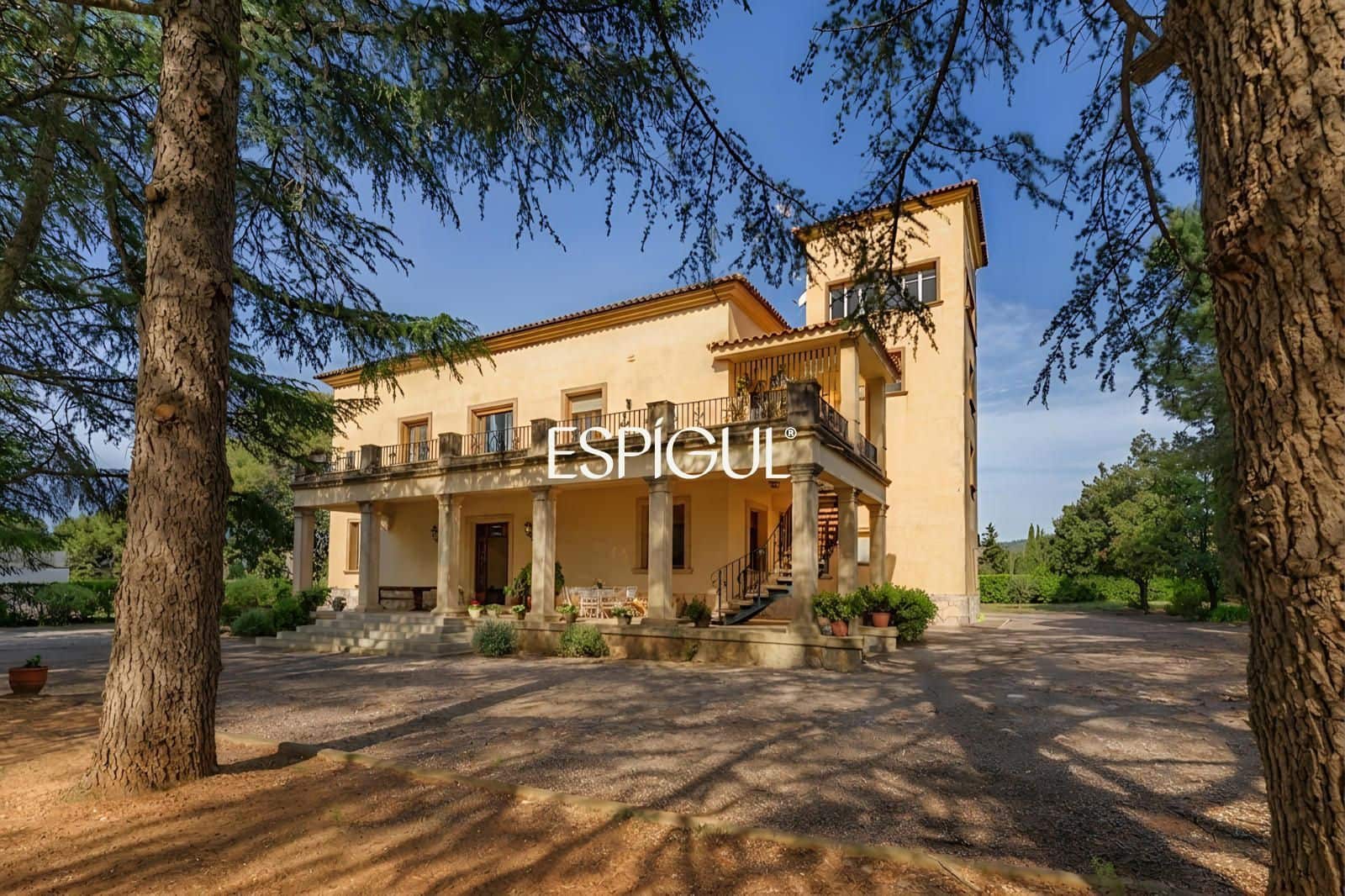 12 Zimmer Villa zu verkaufen in Terrassa mit Pool Garage - 1.850.000 € (Ref: 10016146)