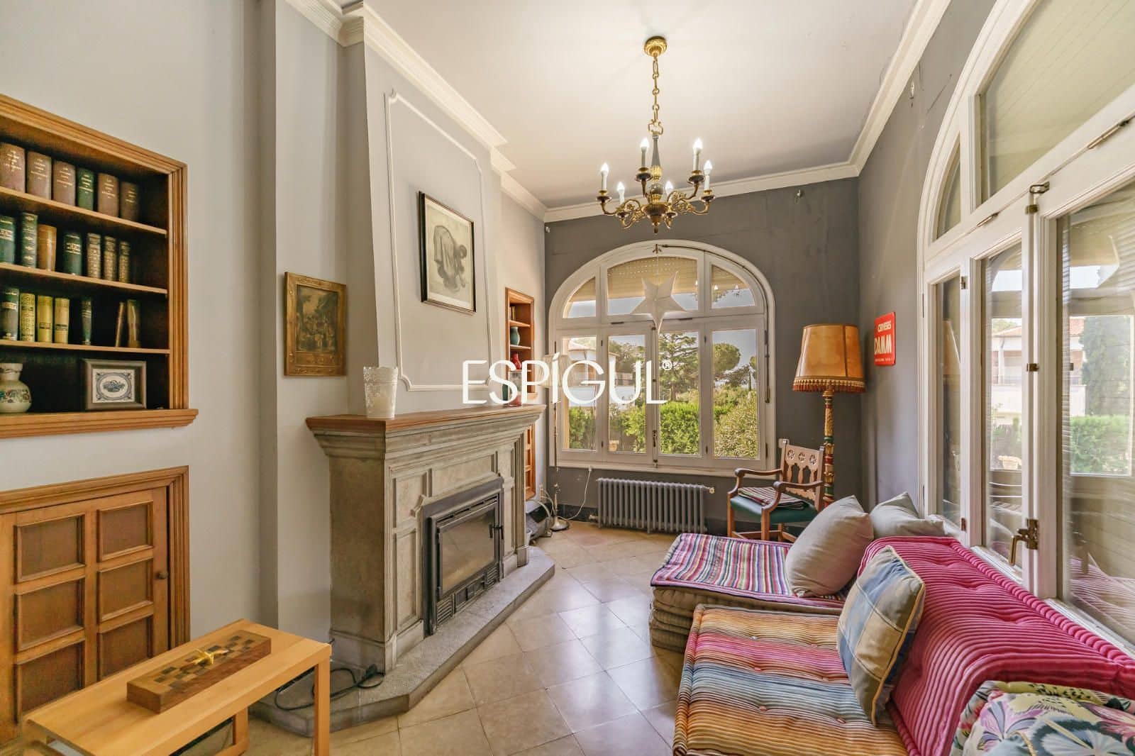 12 Zimmer Villa zu verkaufen in Terrassa mit Pool Garage - 1.850.000 € (Ref: 10016146)