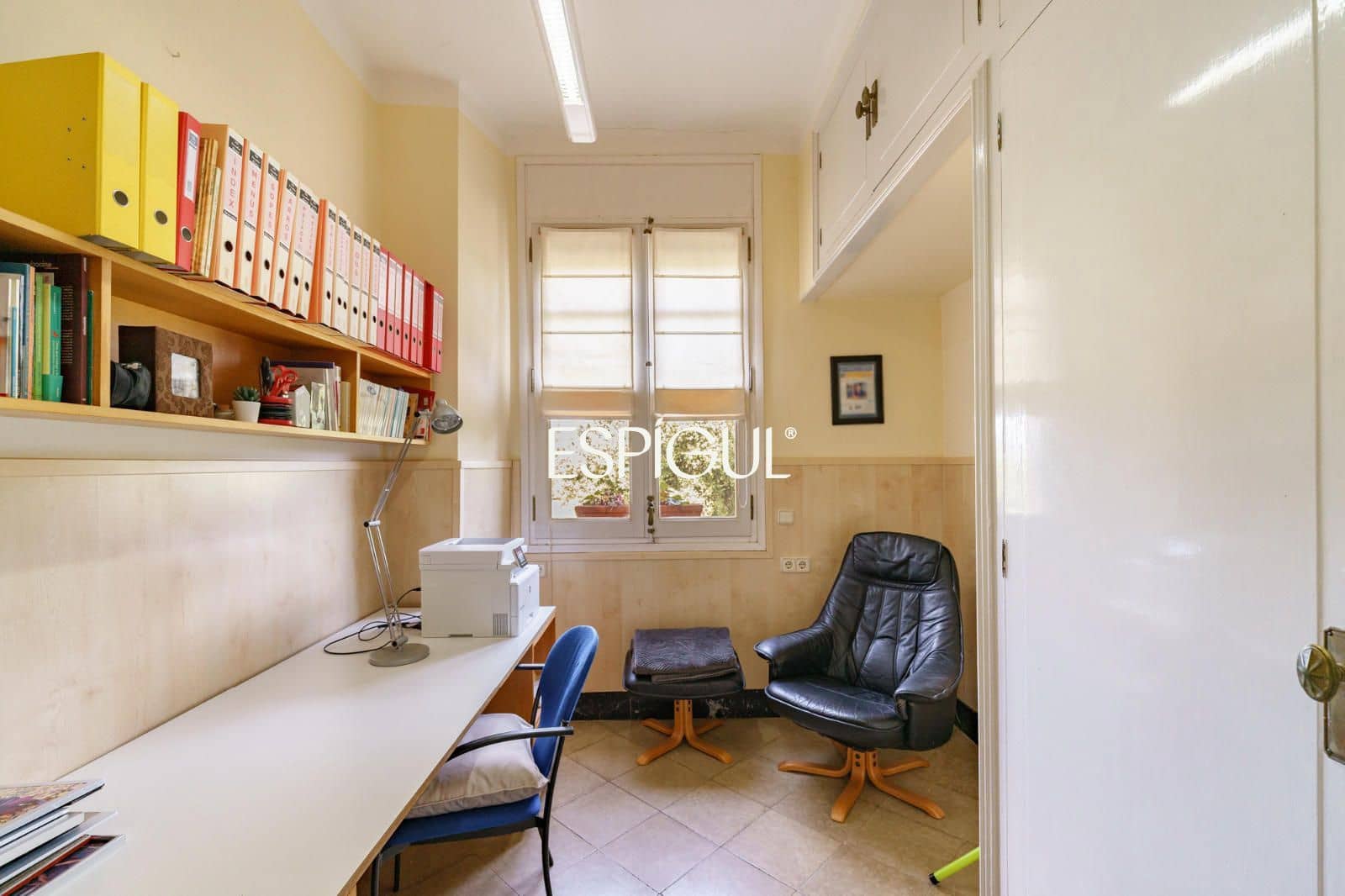 12 Zimmer Villa zu verkaufen in Terrassa mit Pool Garage - 1.850.000 € (Ref: 10016146)