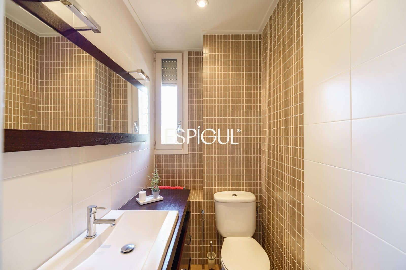 12 Zimmer Villa zu verkaufen in Terrassa mit Pool Garage - 1.850.000 € (Ref: 10016146)