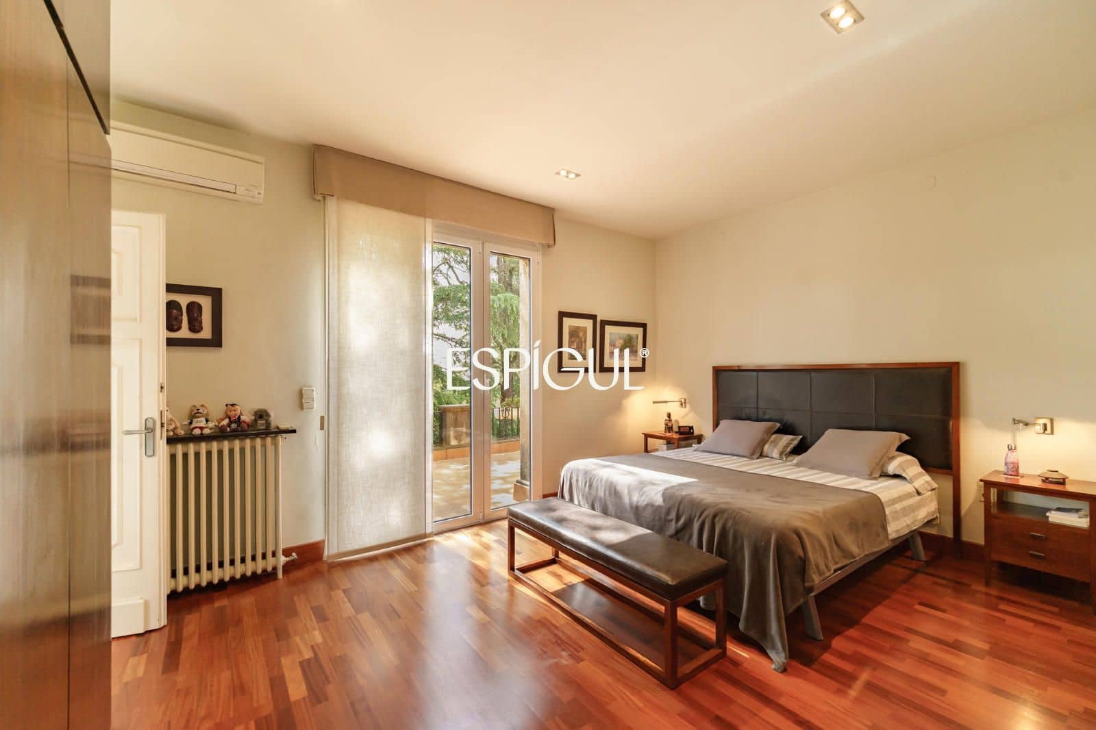 12 Zimmer Villa zu verkaufen in Terrassa mit Pool Garage - 1.850.000 € (Ref: 10016146)