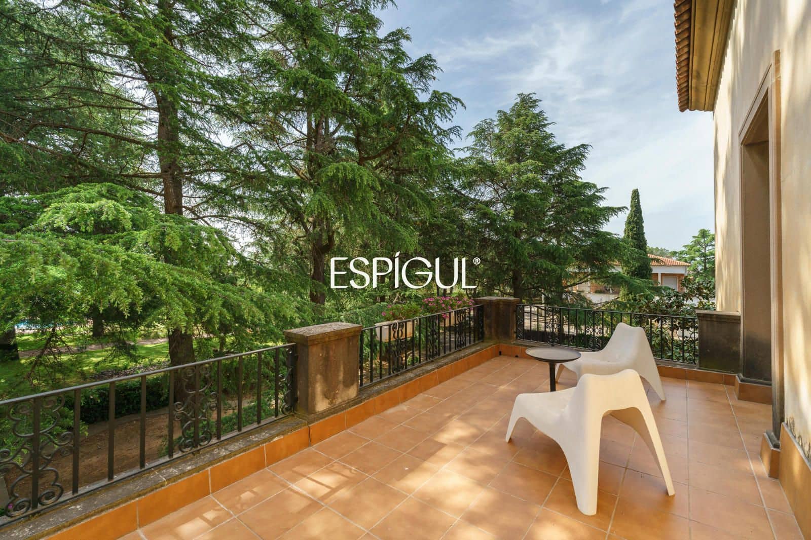 12 Zimmer Villa zu verkaufen in Terrassa mit Pool Garage - 1.850.000 € (Ref: 10016146)