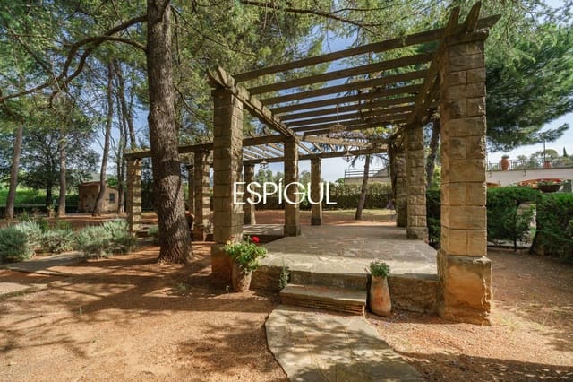 12 Zimmer Villa zu verkaufen in Terrassa mit Pool Garage - 1.850.000 € (Ref: 10016146)