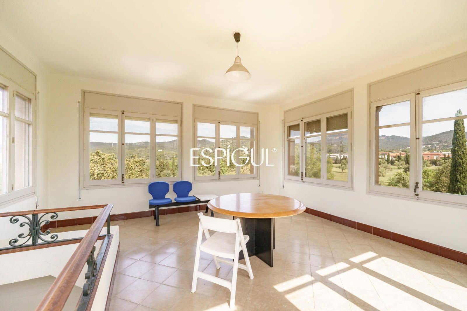 12 Zimmer Villa zu verkaufen in Terrassa mit Pool Garage - 1.850.000 € (Ref: 10016146)