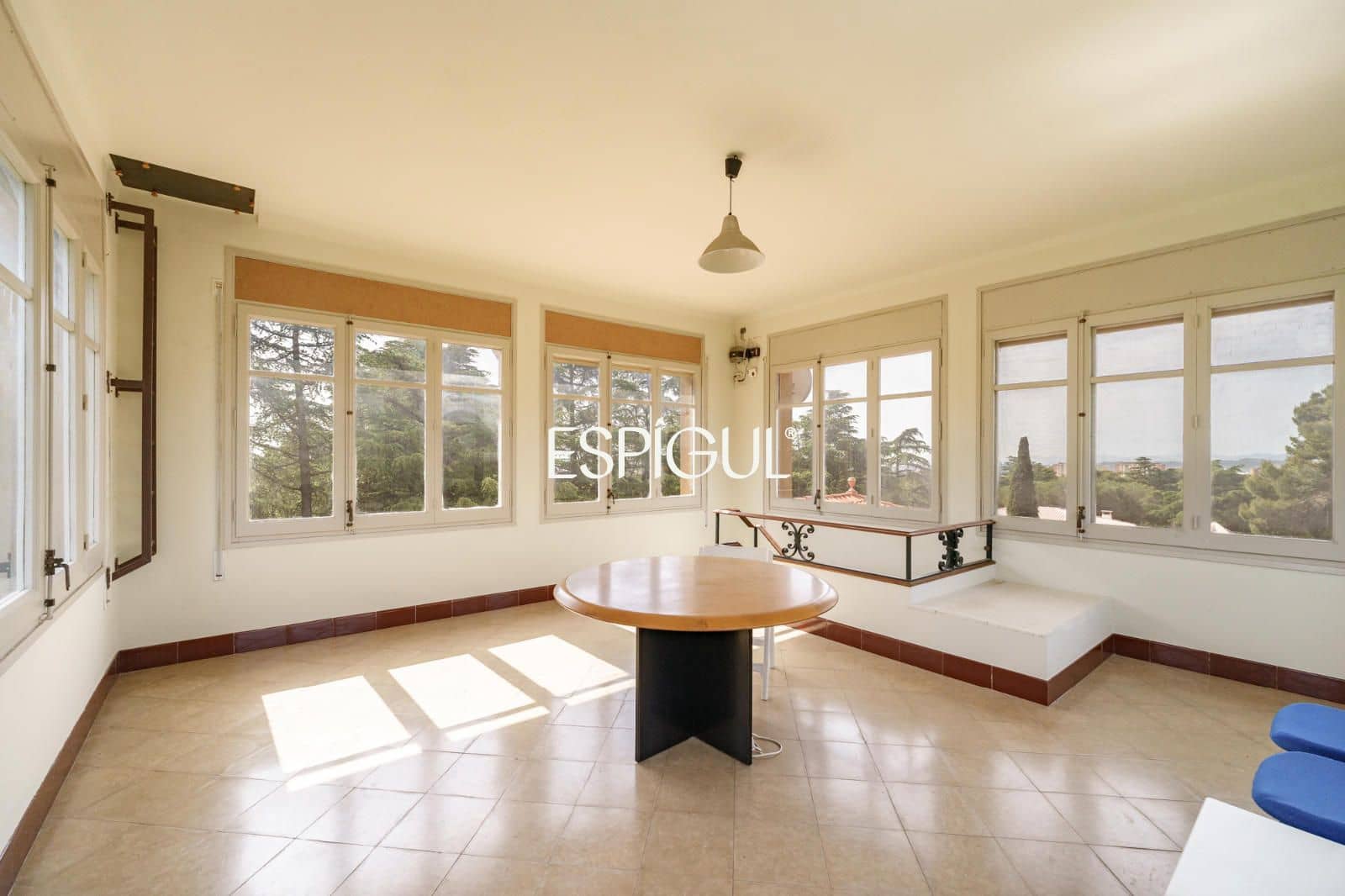 12 Zimmer Villa zu verkaufen in Terrassa mit Pool Garage - 1.850.000 € (Ref: 10016146)