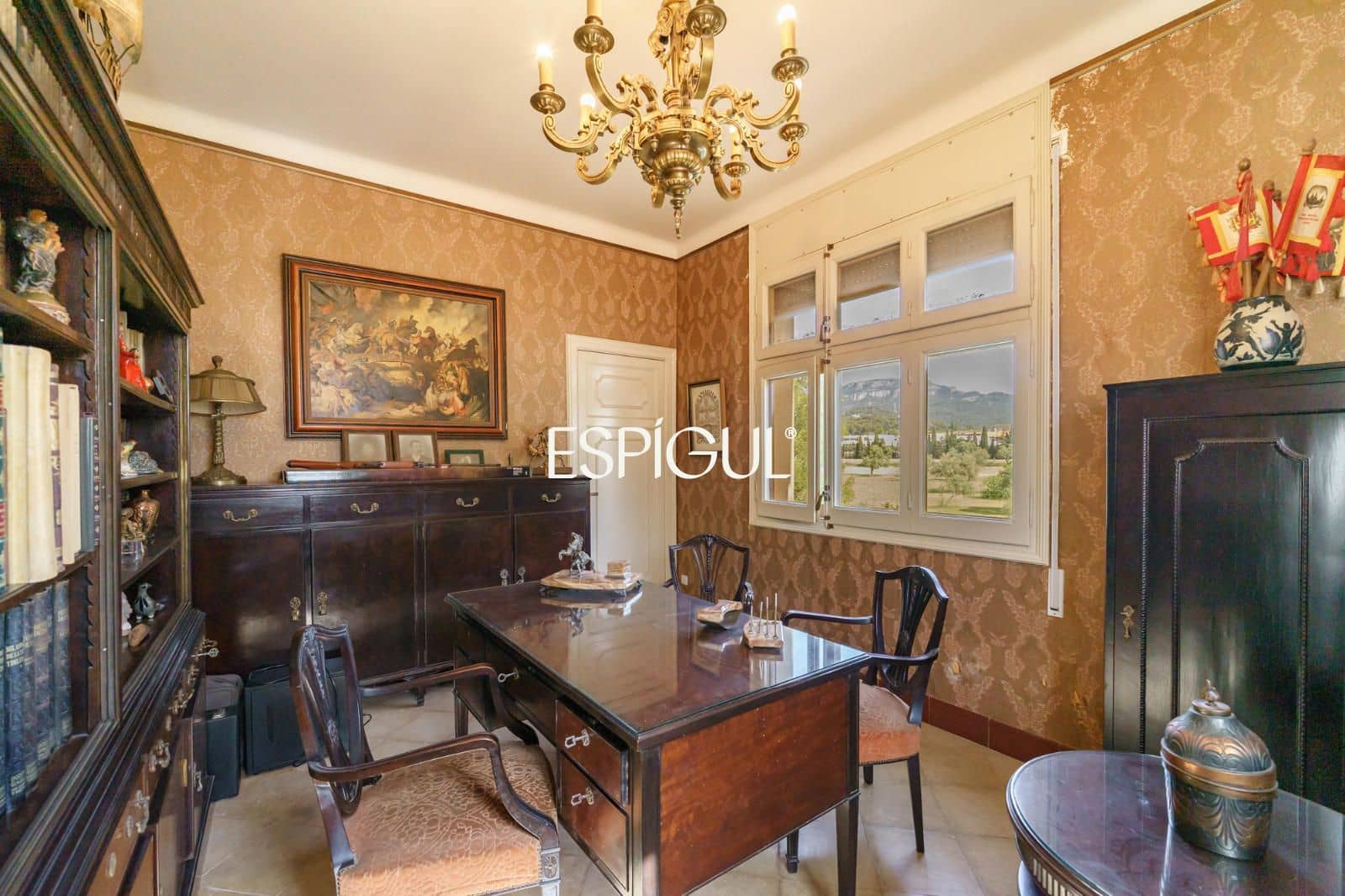 12 Zimmer Villa zu verkaufen in Terrassa mit Pool Garage - 1.850.000 € (Ref: 10016146)