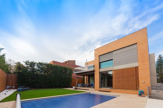 6 bedroom Villa for sale in Sant Cugat del Vallès with pool garage - € 2,899,000 (Ref: 10016147)