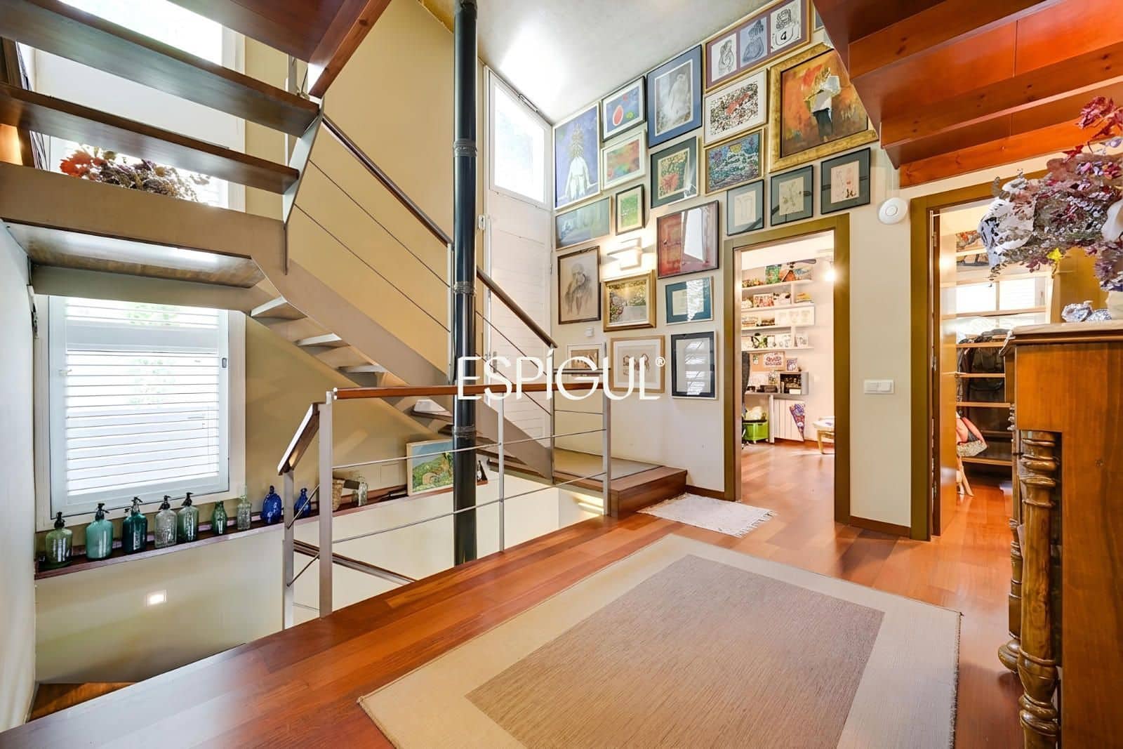 5 bedroom Villa for sale in Bellaterra - € 880,000 (Ref: 10035799)