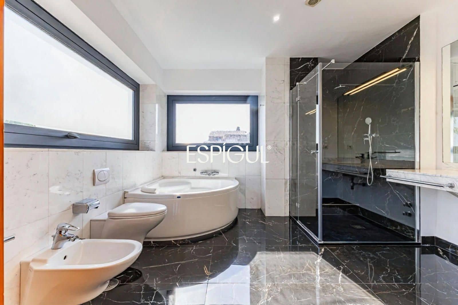 4 bedroom Villa for sale in Valldoreix with pool garage - € 1,840,000 (Ref: 10154319)