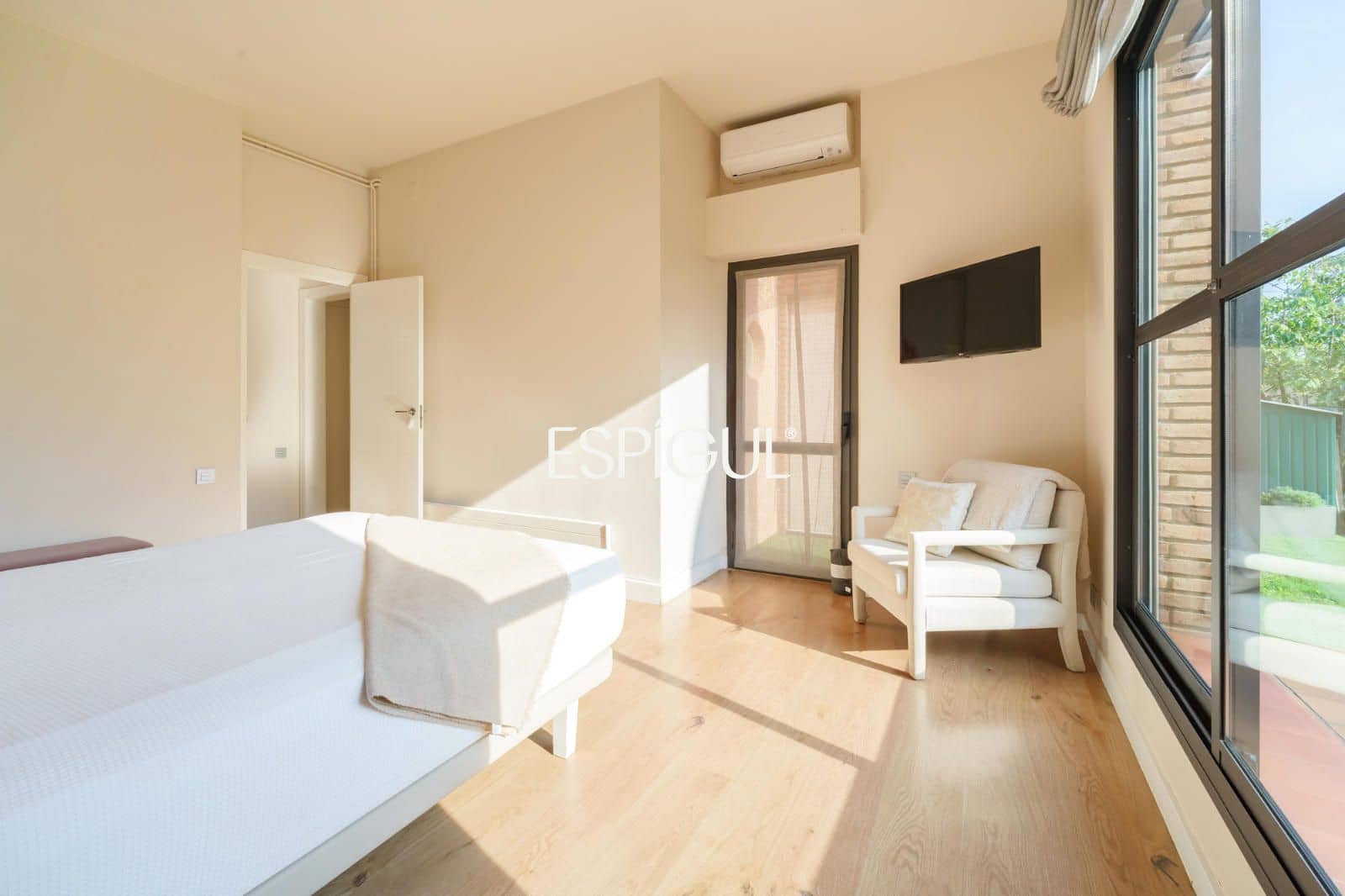 4 Zimmer Villa zu verkaufen in Bellaterra mit Garage - 1.600.000 € (Ref: 10165557)
