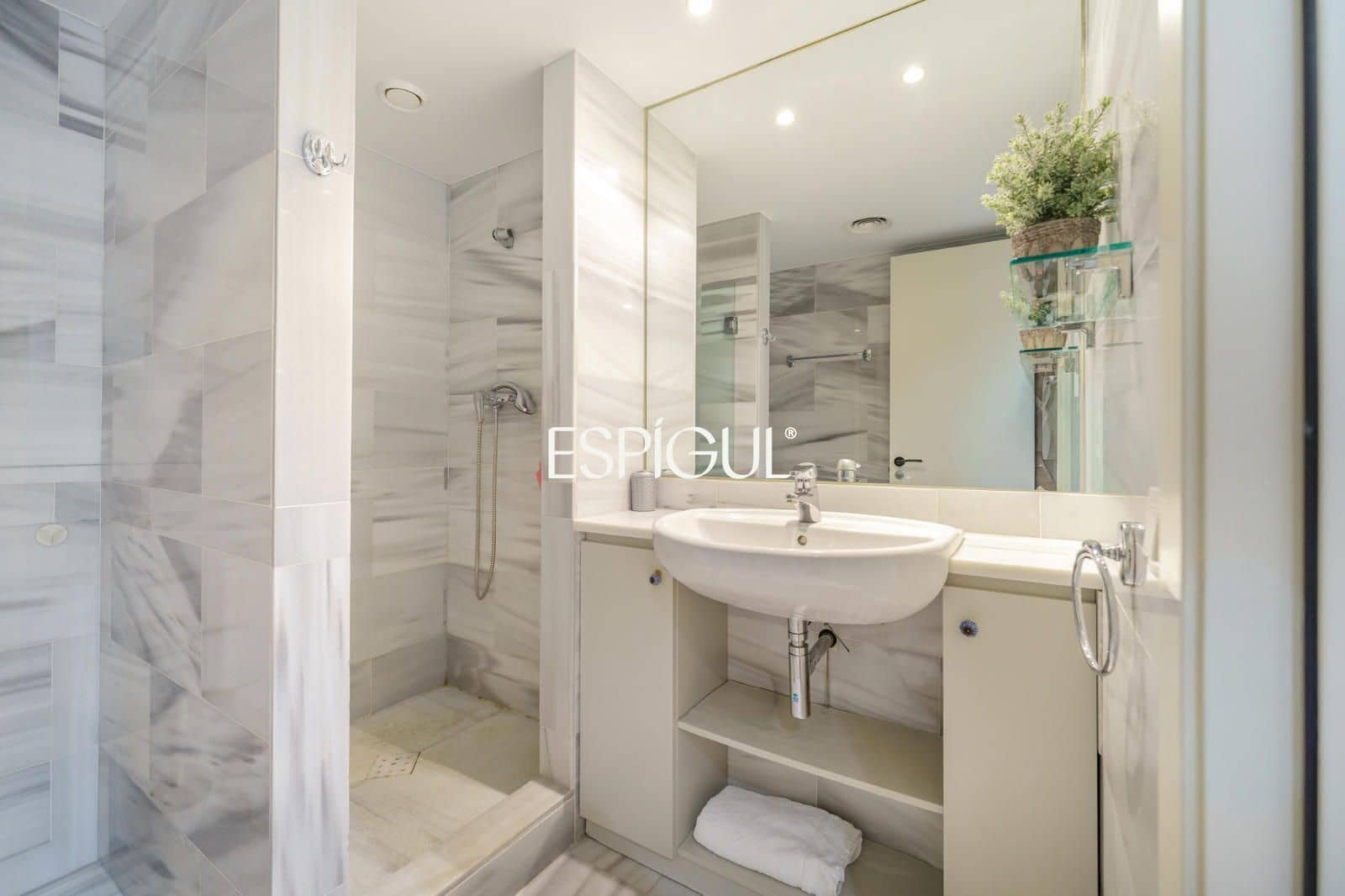 2 chambre Penthouse à vendre à Barcelone ville avec piscine - 885 000 € (Ref: 10016434)