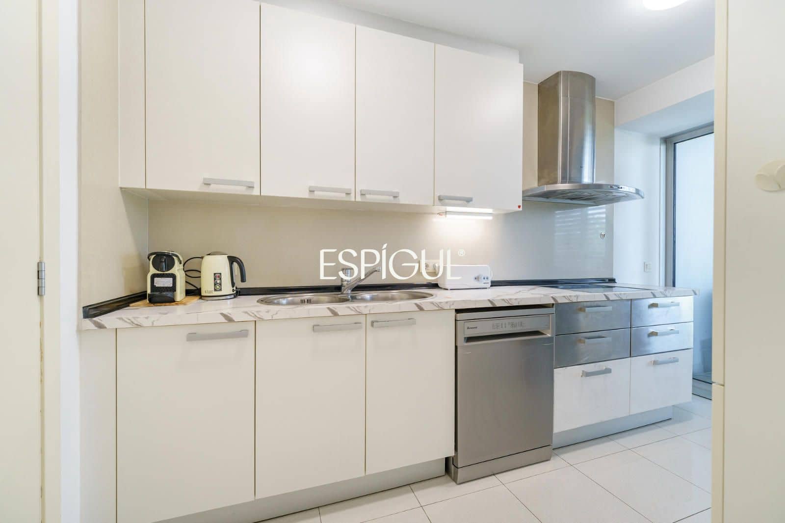 2 chambre Penthouse à vendre à Barcelone ville avec piscine - 885 000 € (Ref: 10016434)