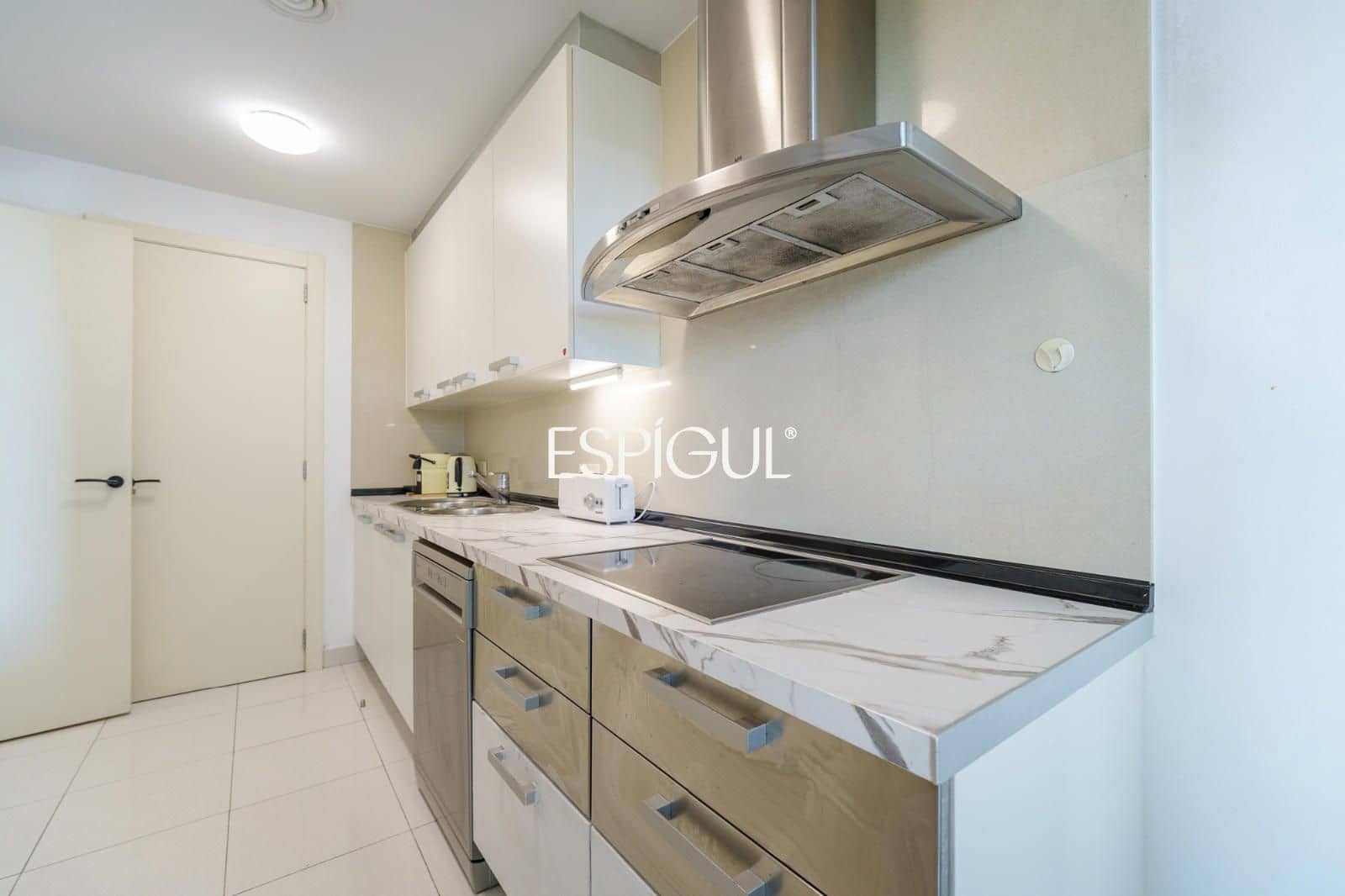 2 chambre Penthouse à vendre à Barcelone ville avec piscine - 885 000 € (Ref: 10016434)
