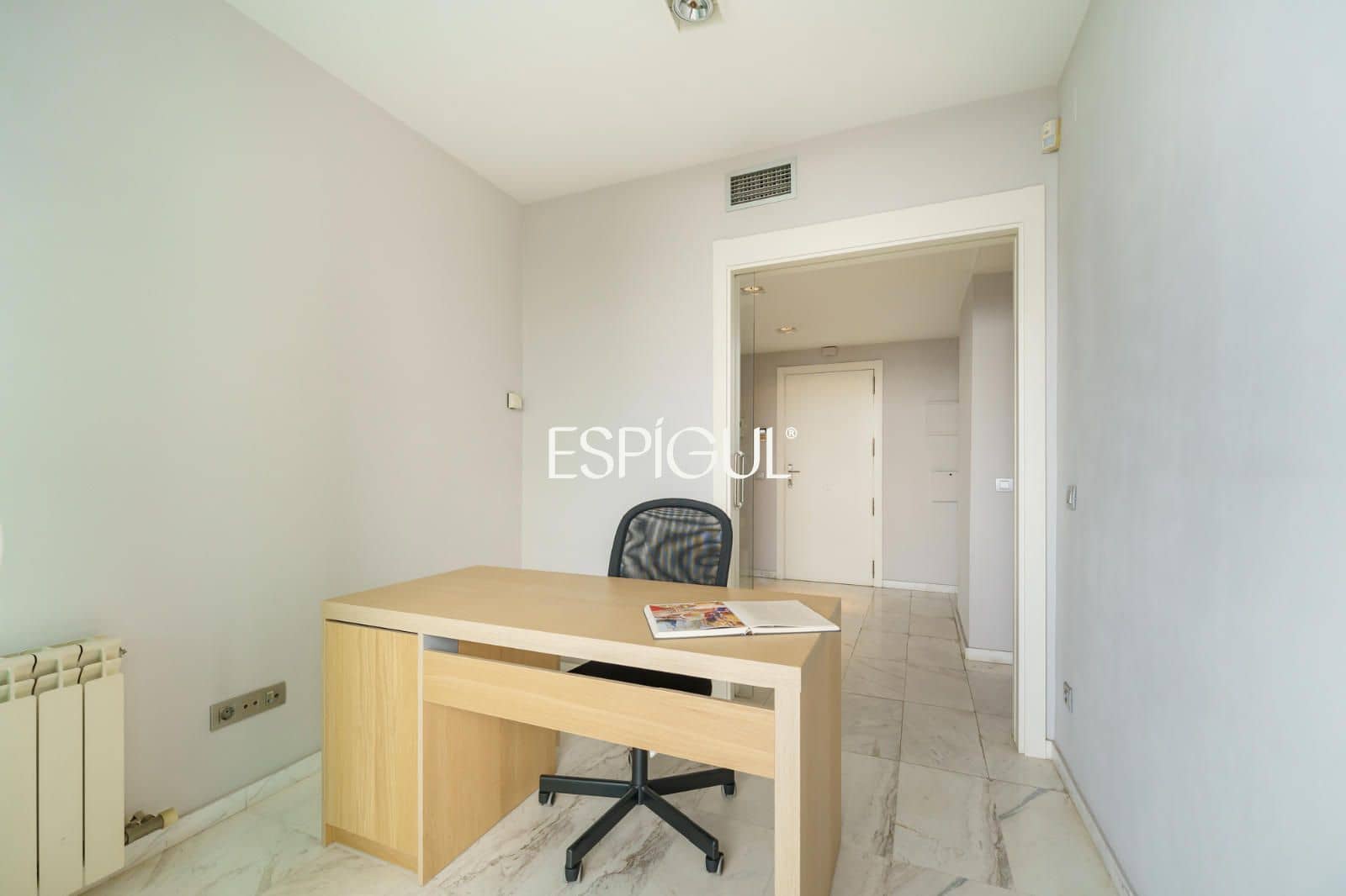 Piso de 3 habitaciones en Barcelona ciudad en venta con garaje - 1.050.000 € (Ref: 10016435)